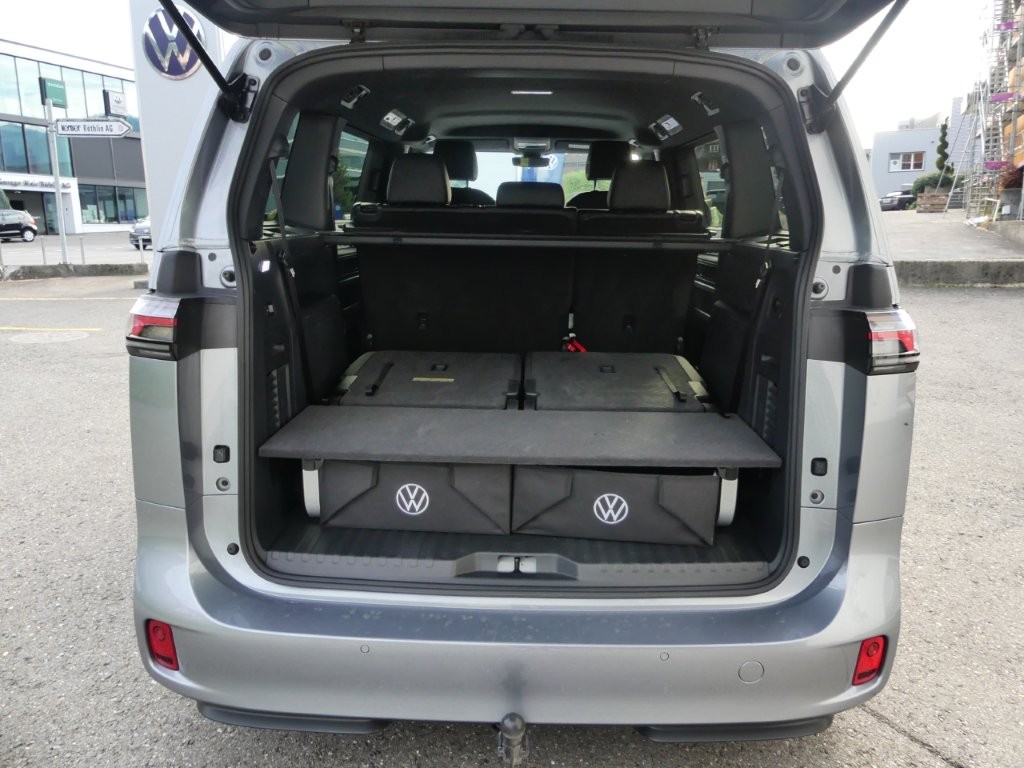 VW ID.Buzz LWB GTX 4 Motion-image-3