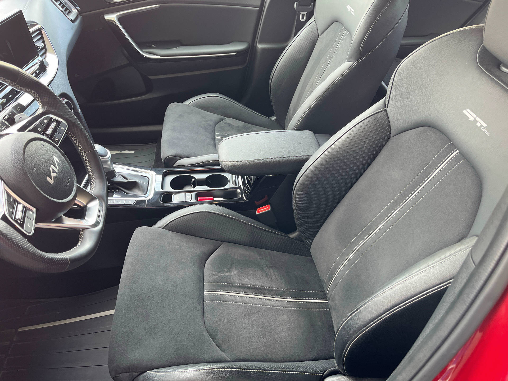 KIA Ceed 1.5 T-GDi MHEV GT-Line-image-8