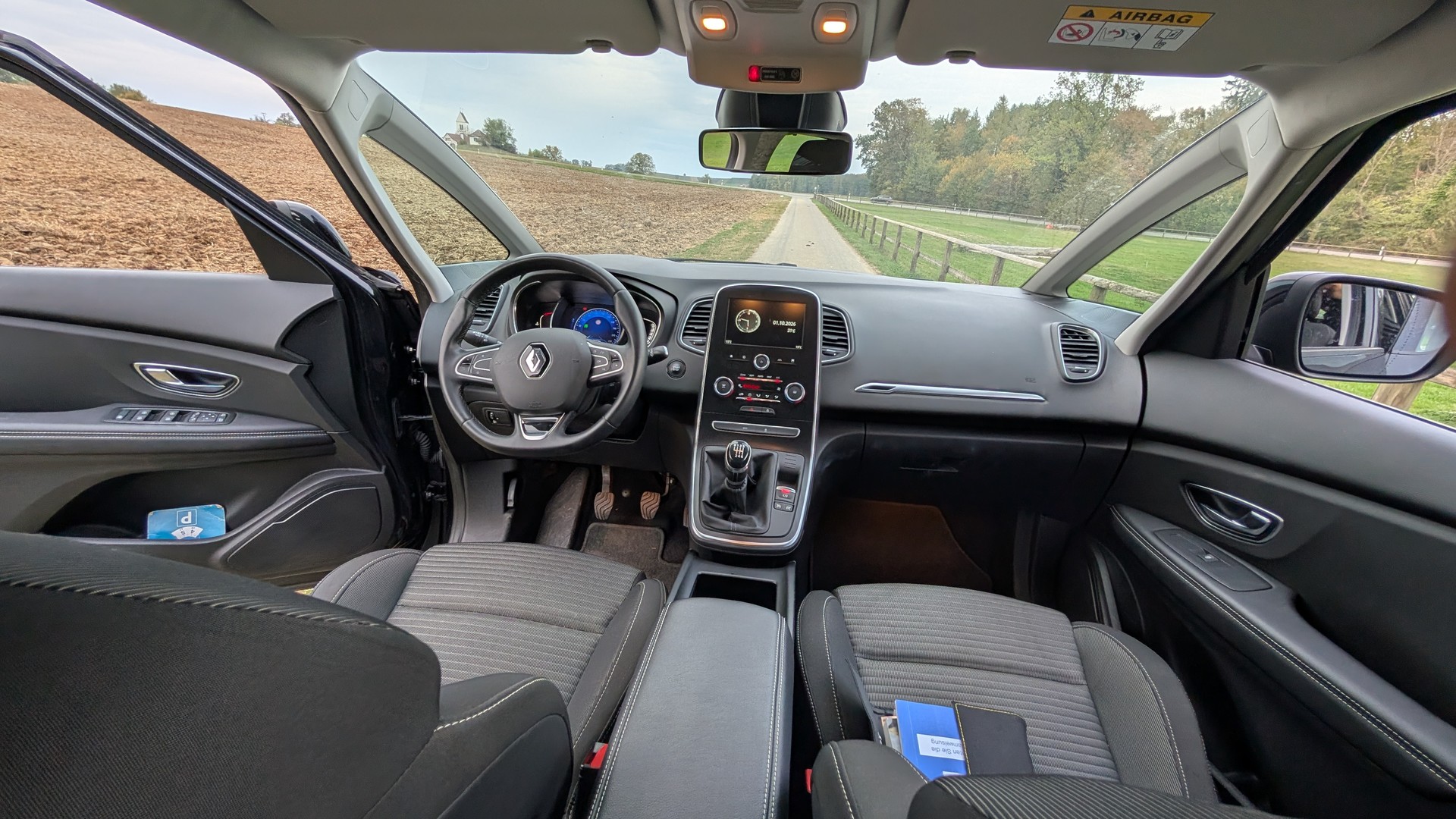 RENAULT Scénic 1.8 dCi Zen-image-9