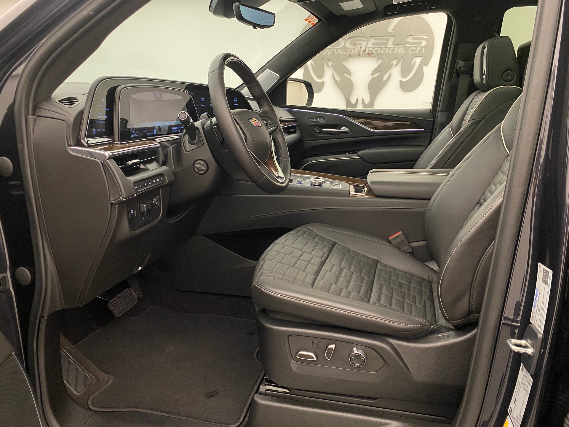 CADILLAC Escalade Platinum Sport AWD-image-9
