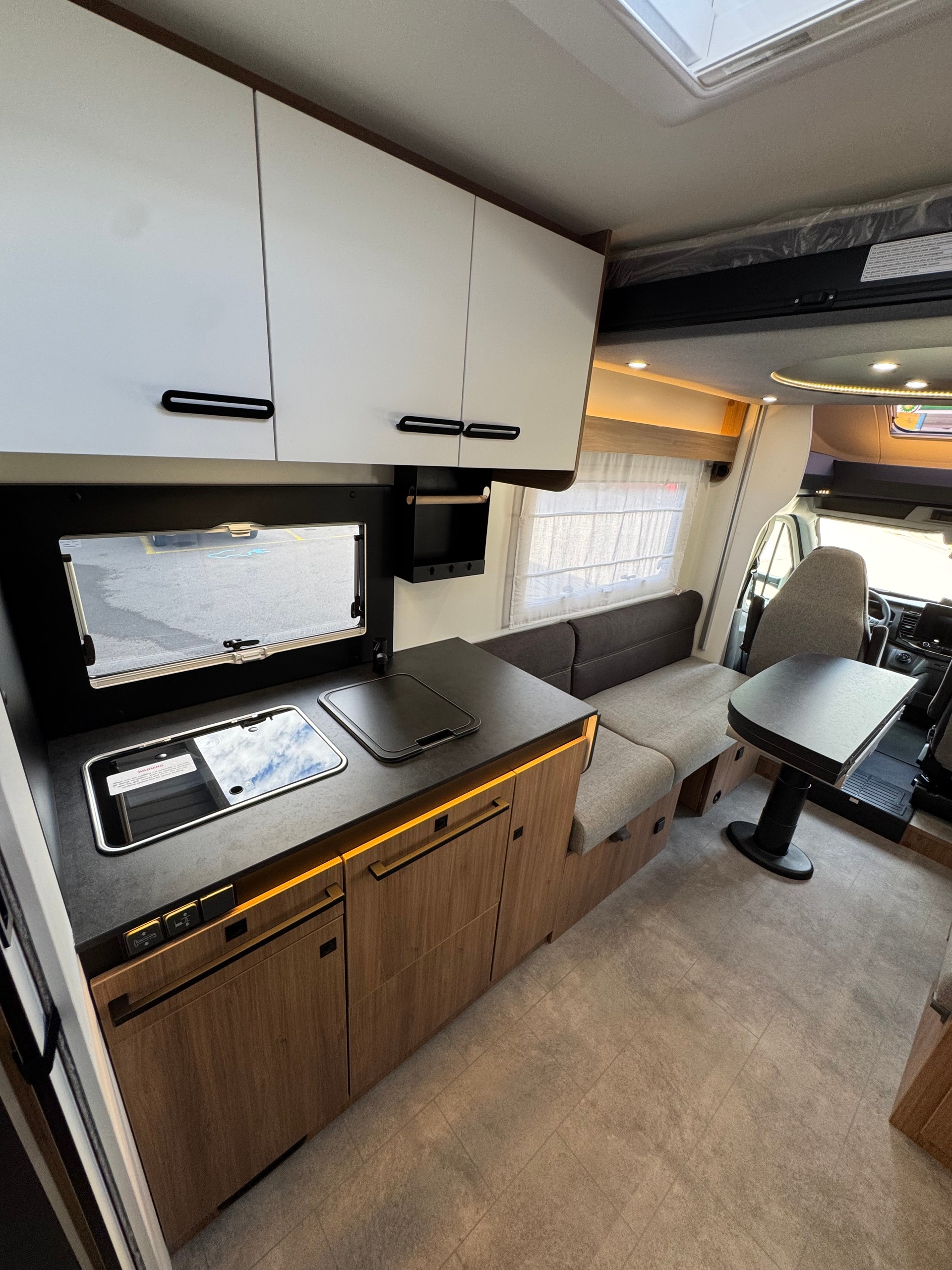 CHALLENGER 260 Graphite Edition-image-23