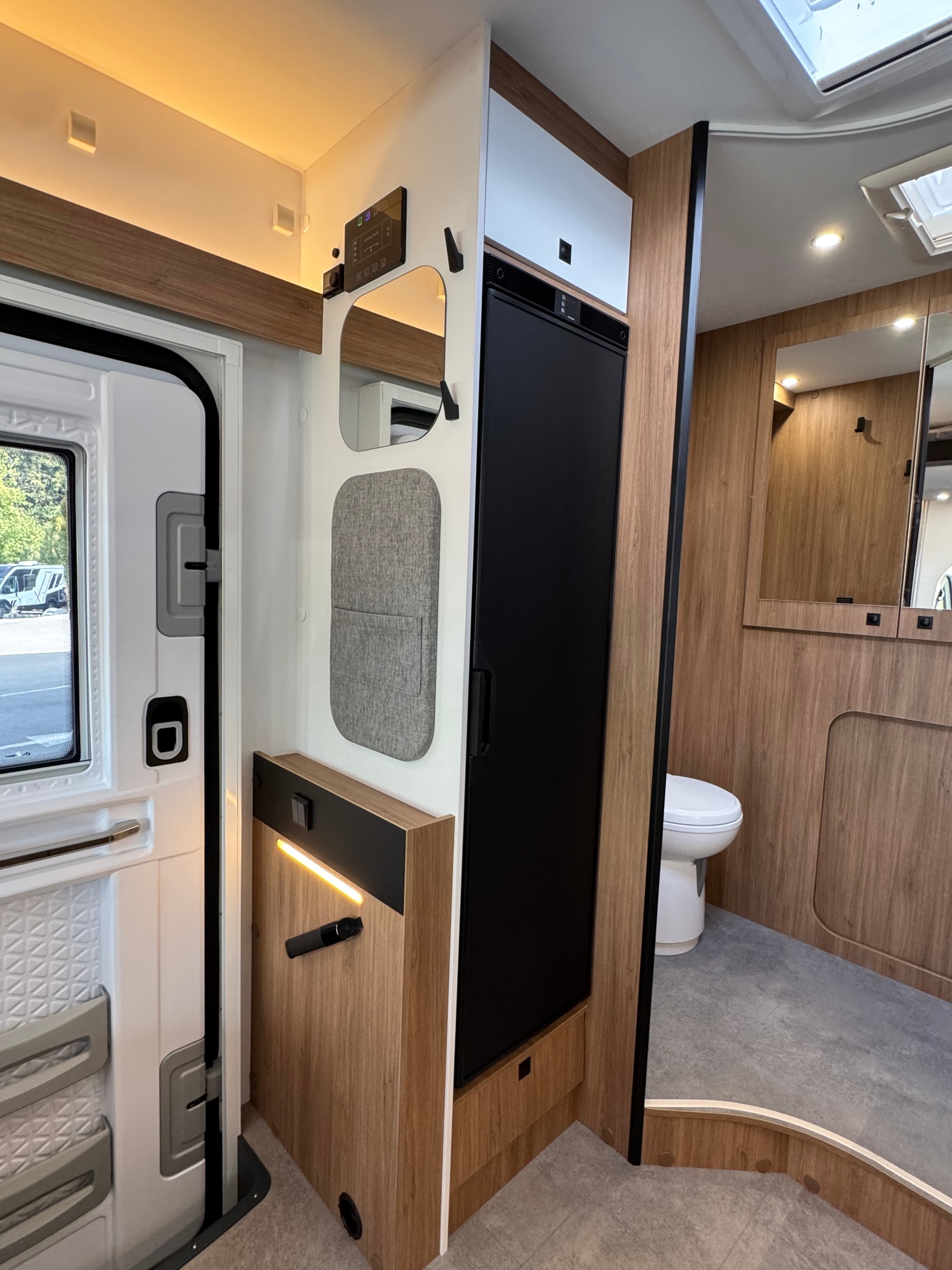 CHALLENGER 260 Graphite Edition-image-16
