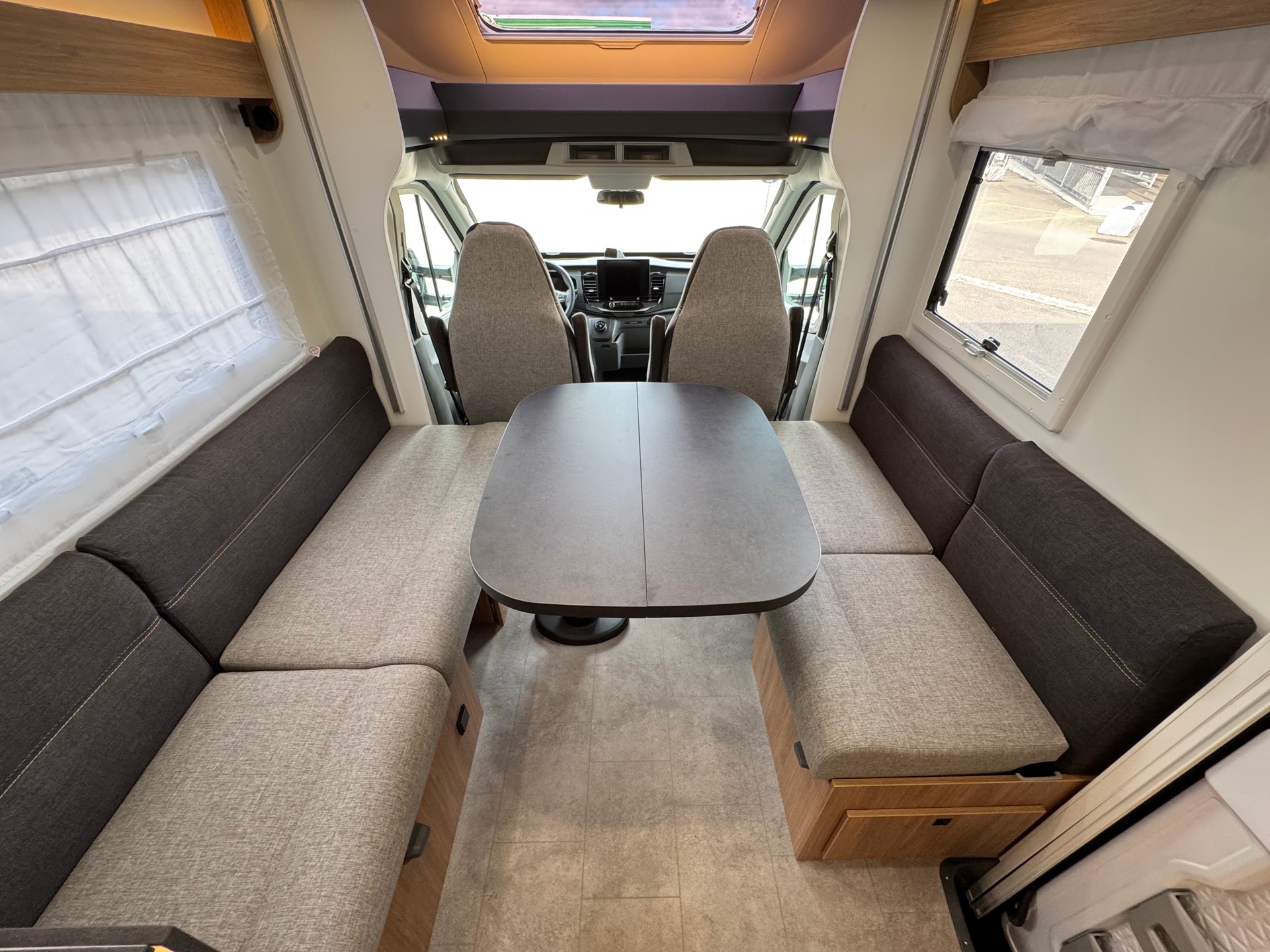 CHALLENGER 260 Graphite Edition-image-11