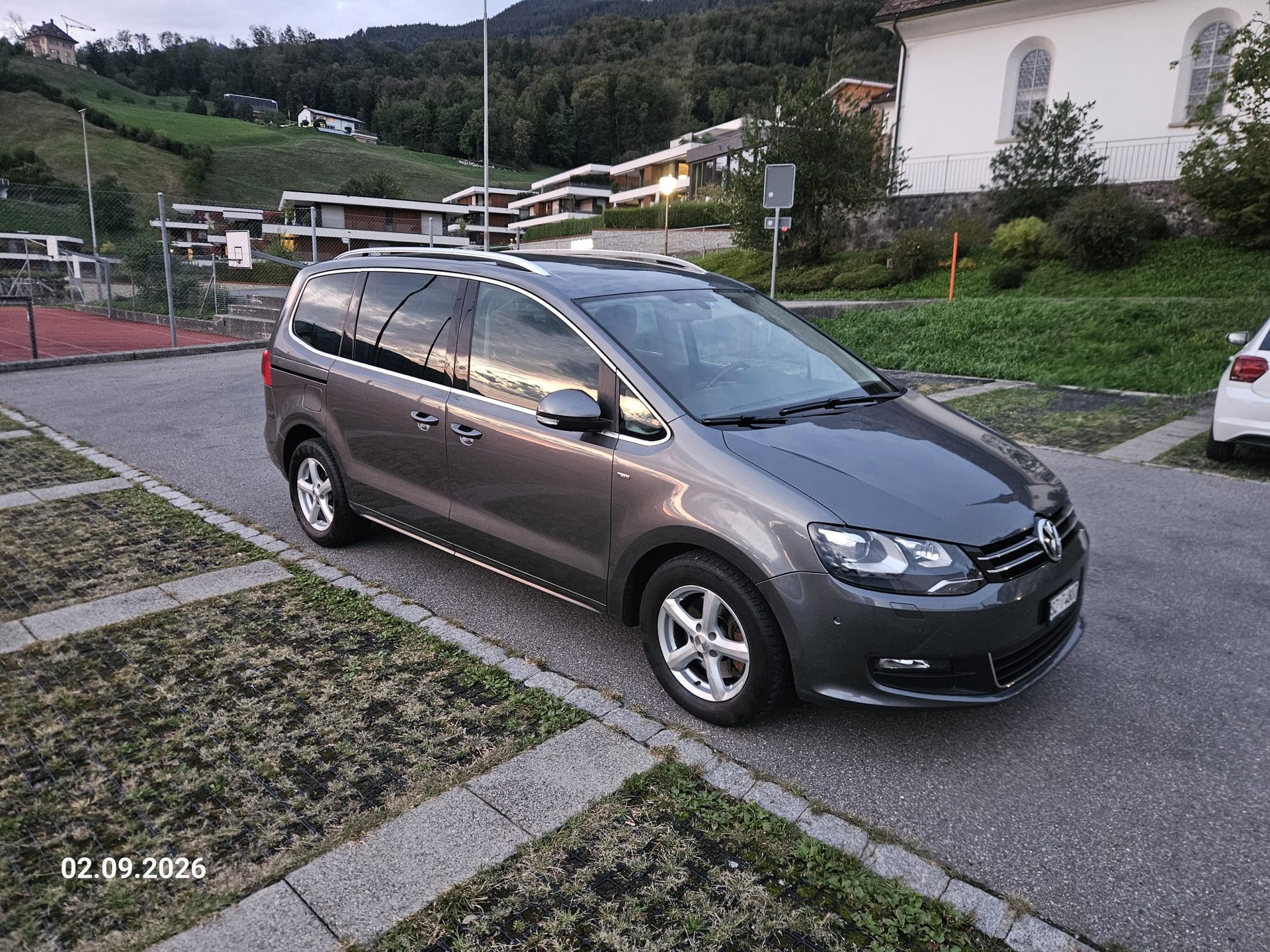 VW Sharan 2.0 TDI BlueMotion Technology Cup DSG-image-2
