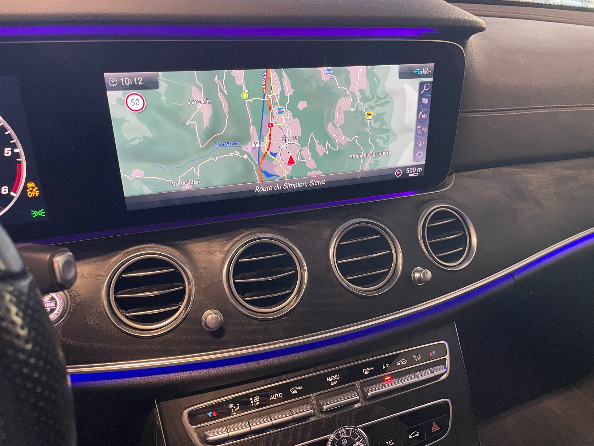 MERCEDES-BENZ E 220 d Swiss Star AMG Line 4Matic 9G-Tronic-image-19