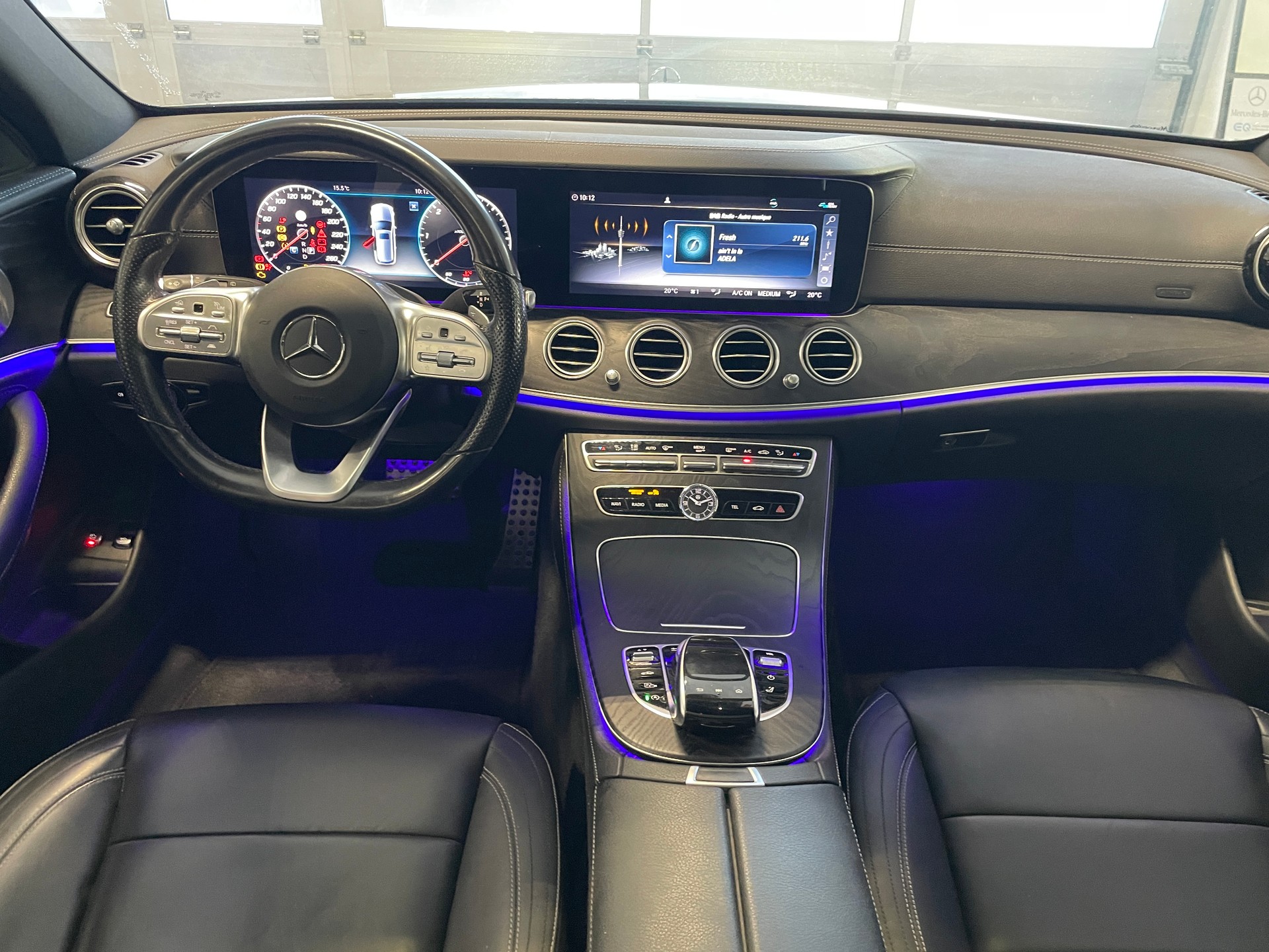 MERCEDES-BENZ E 220 d Swiss Star AMG Line 4Matic 9G-Tronic-image-13