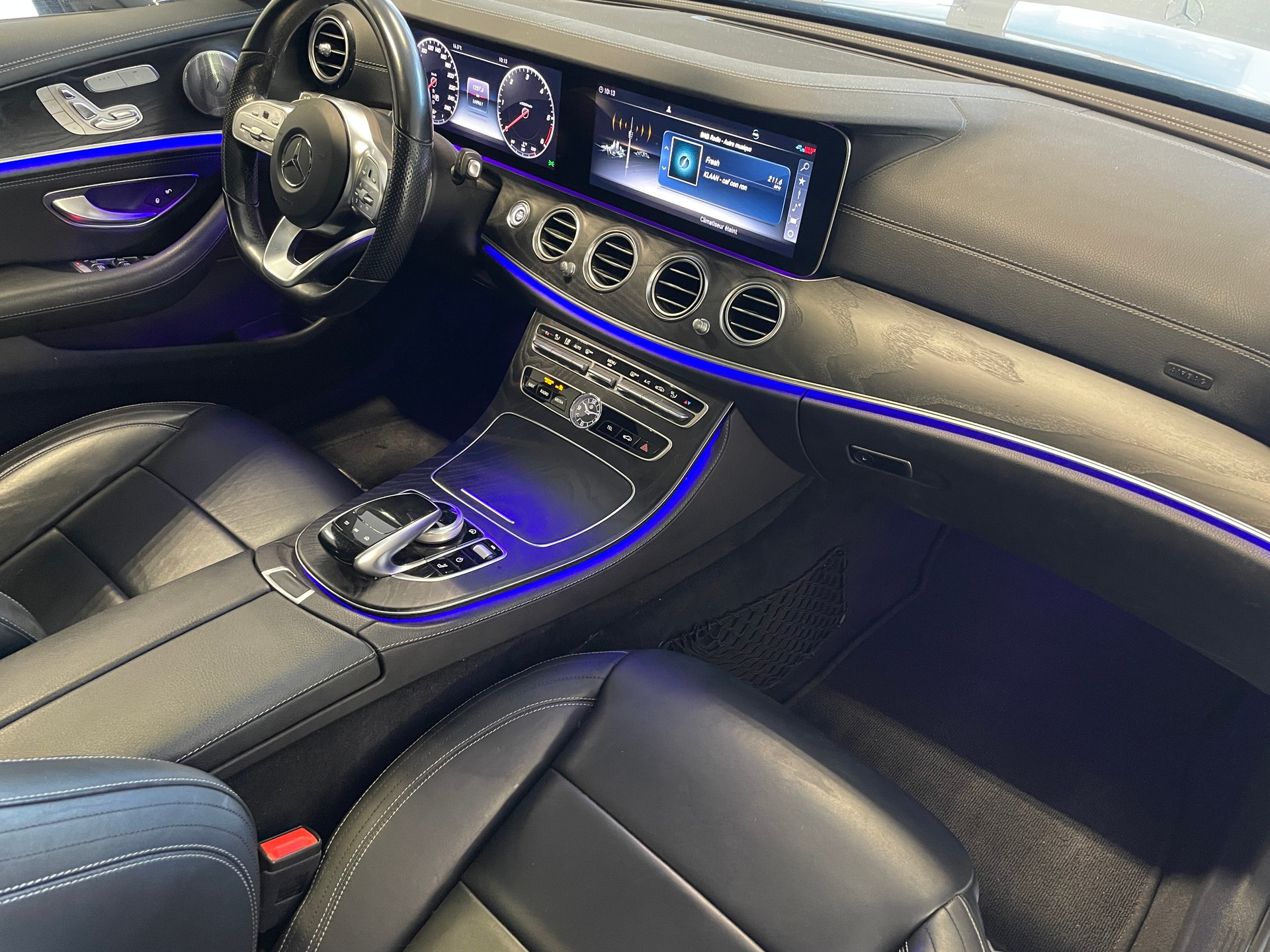 MERCEDES-BENZ E 220 d Swiss Star AMG Line 4Matic 9G-Tronic-image-24