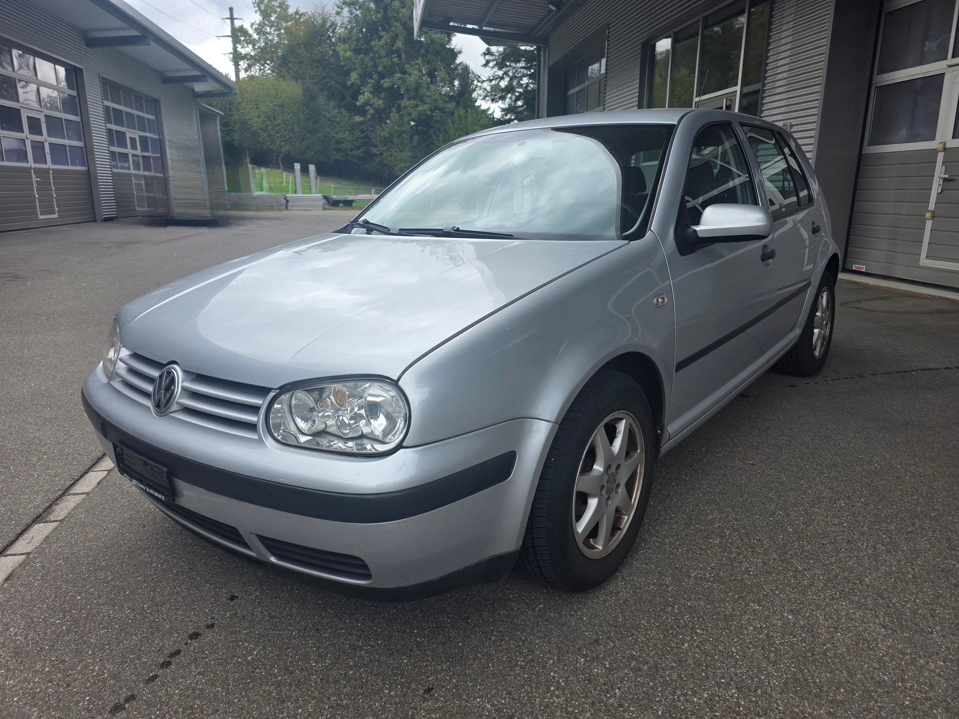 VW Golf 1.6 Comfortline Automatic-image-0