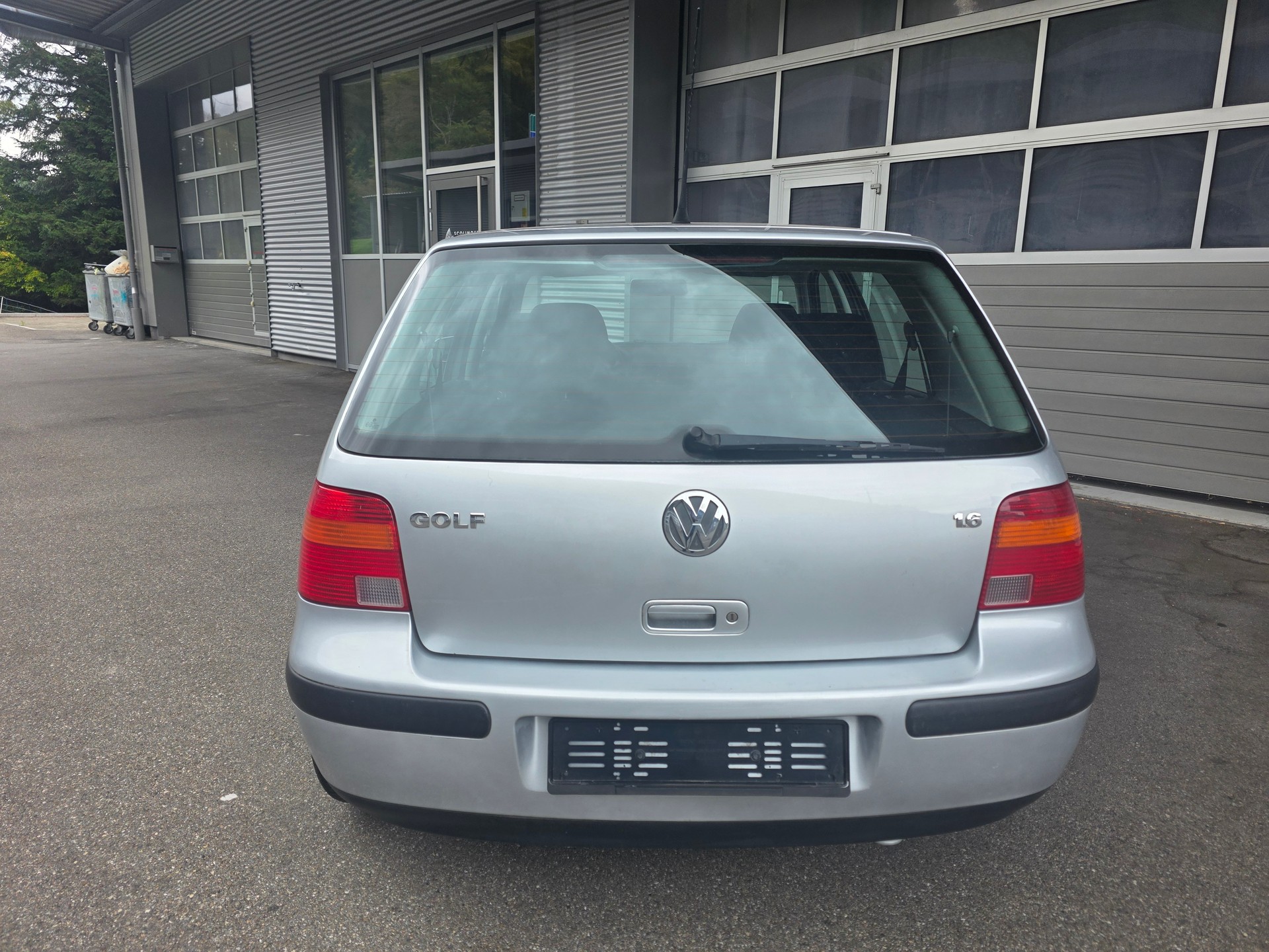 VW Golf 1.6 Comfortline Automatic-image-6