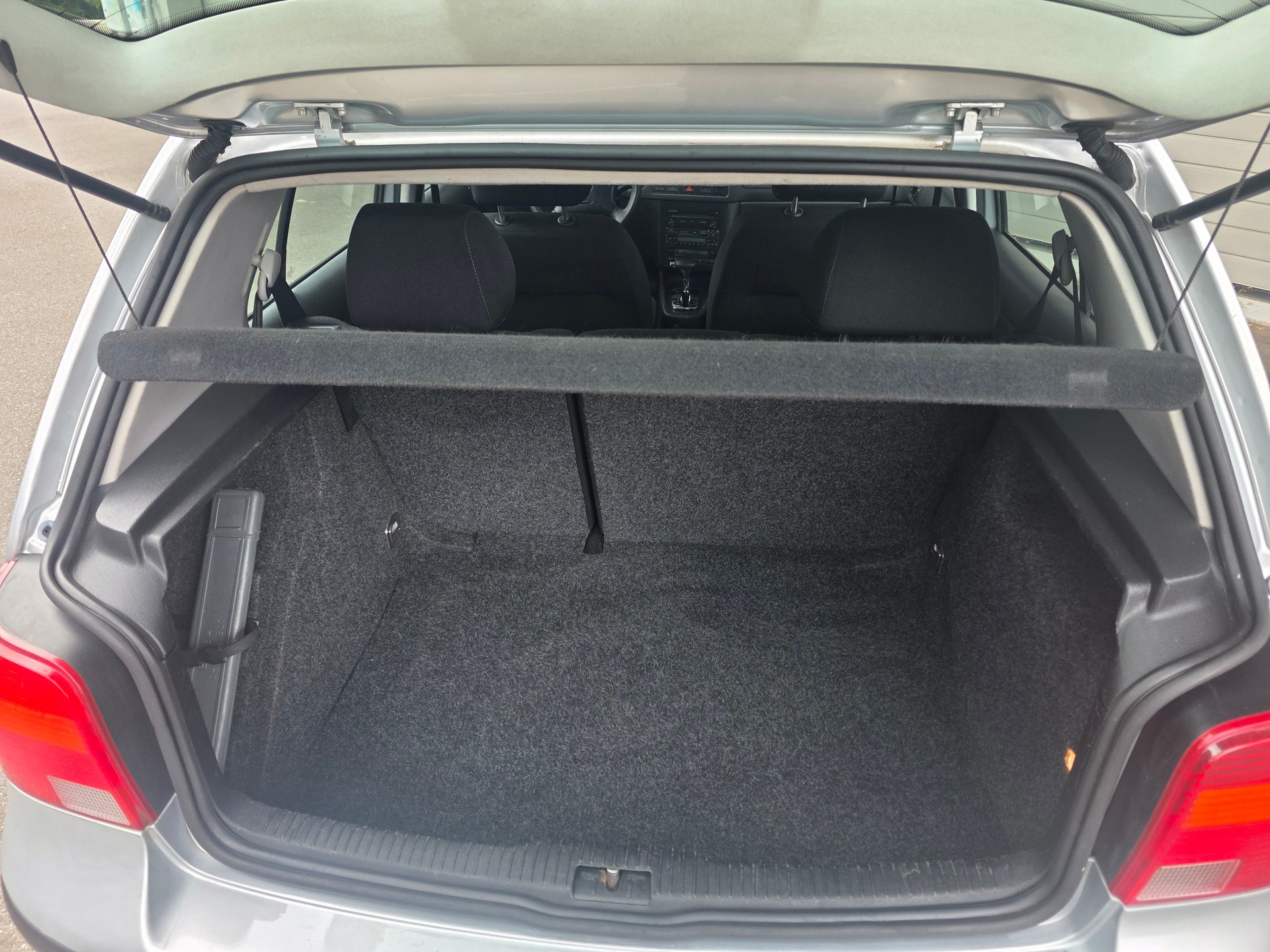 VW Golf 1.6 Comfortline Automatic-image-13