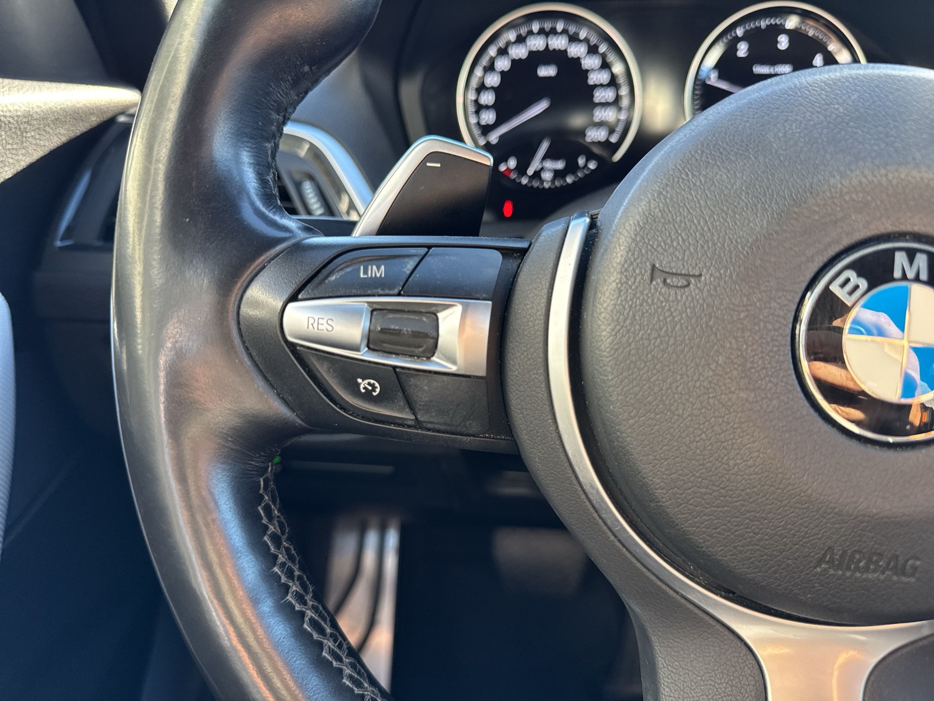 BMW 120d xDrive Edition M Sport Steptronic-image-14