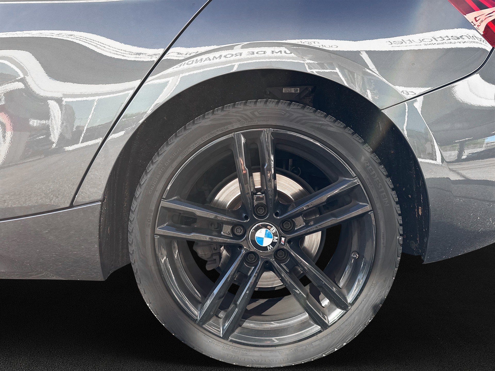 BMW 120d xDrive Edition M Sport Steptronic-image-8