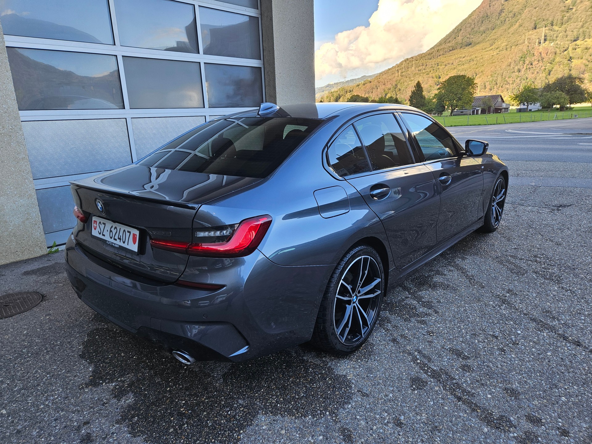 BMW 320d xDrive-image-4