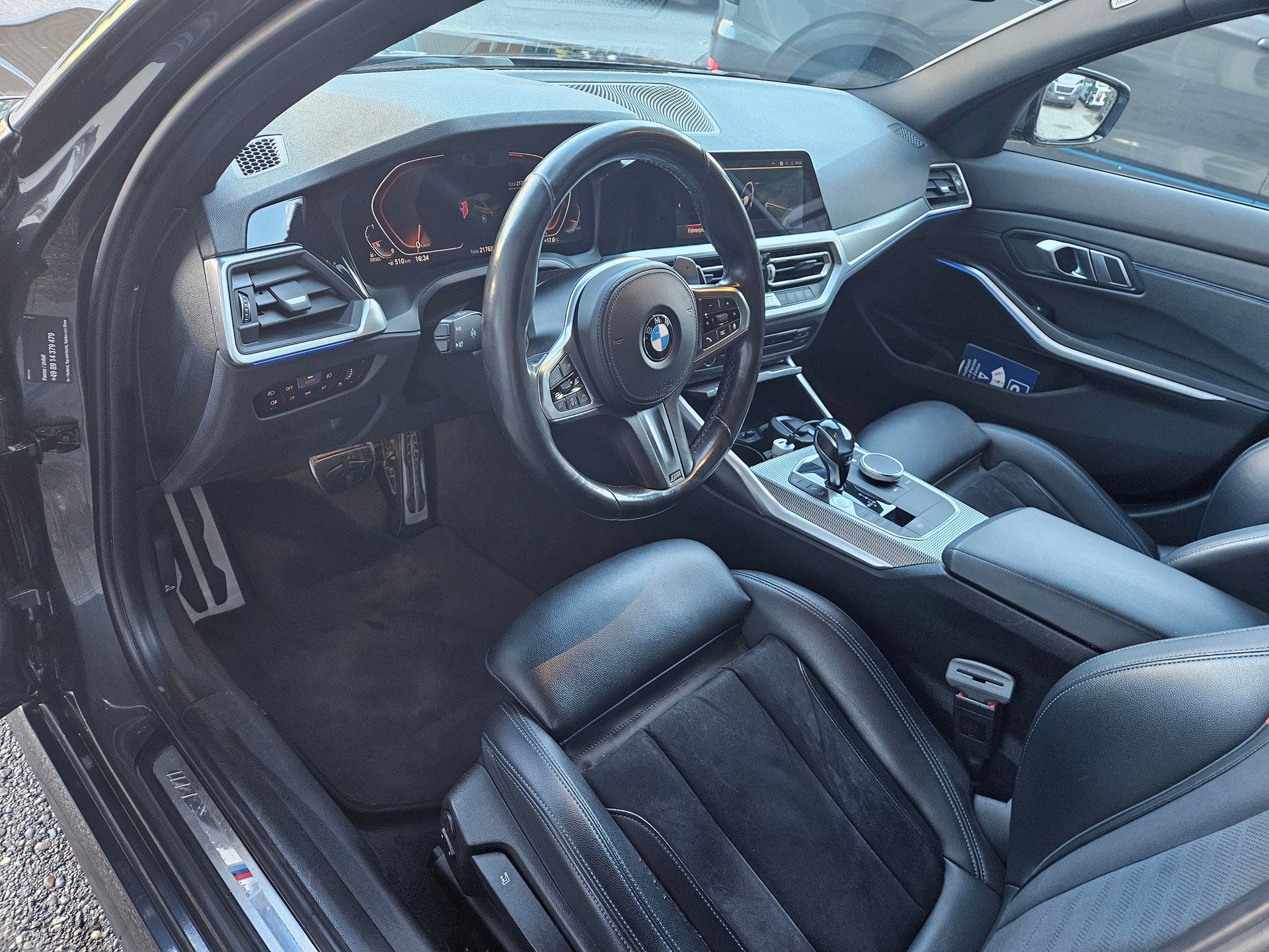 BMW 320d xDrive-image-5