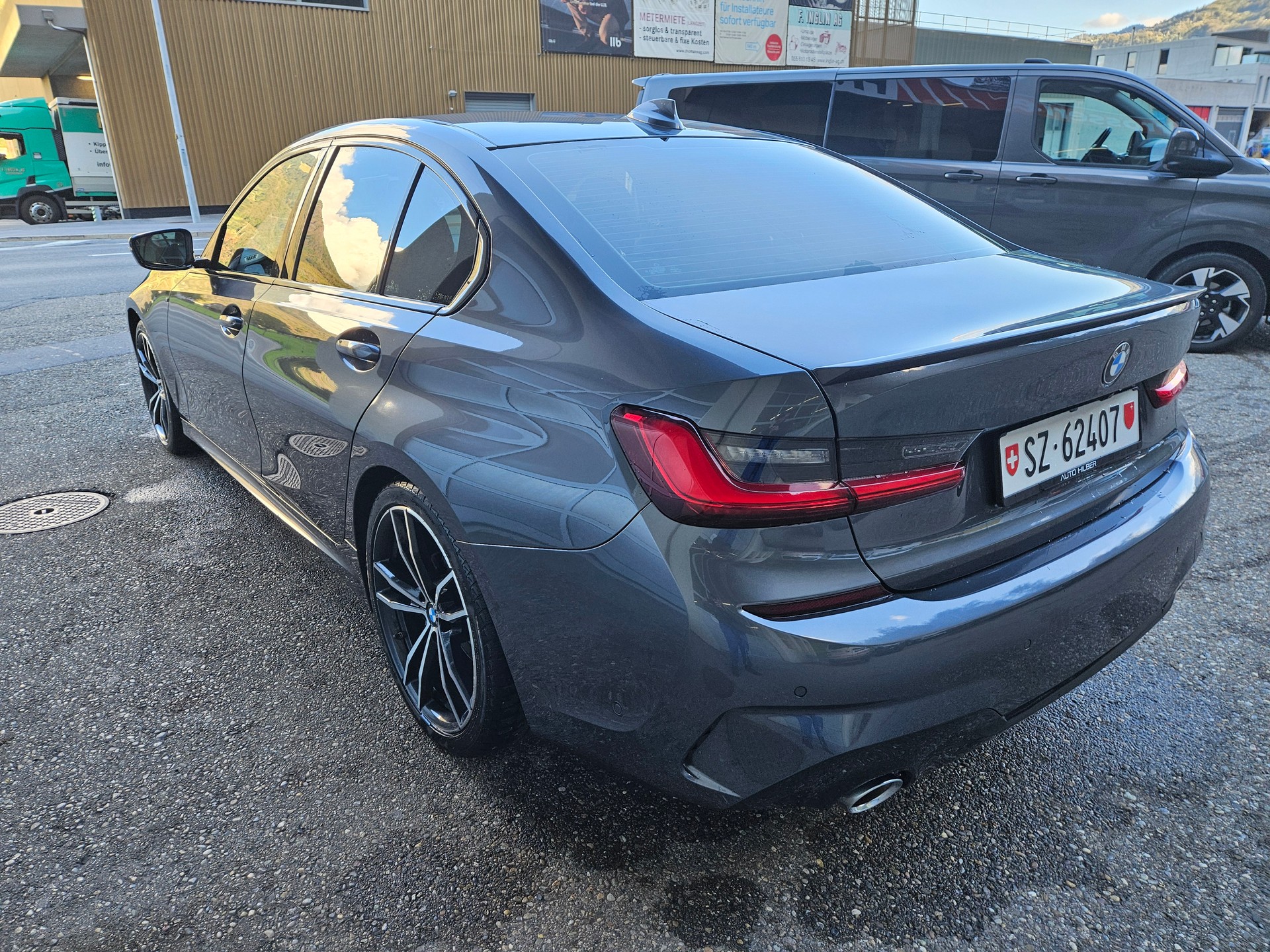 BMW 320d xDrive-image-3