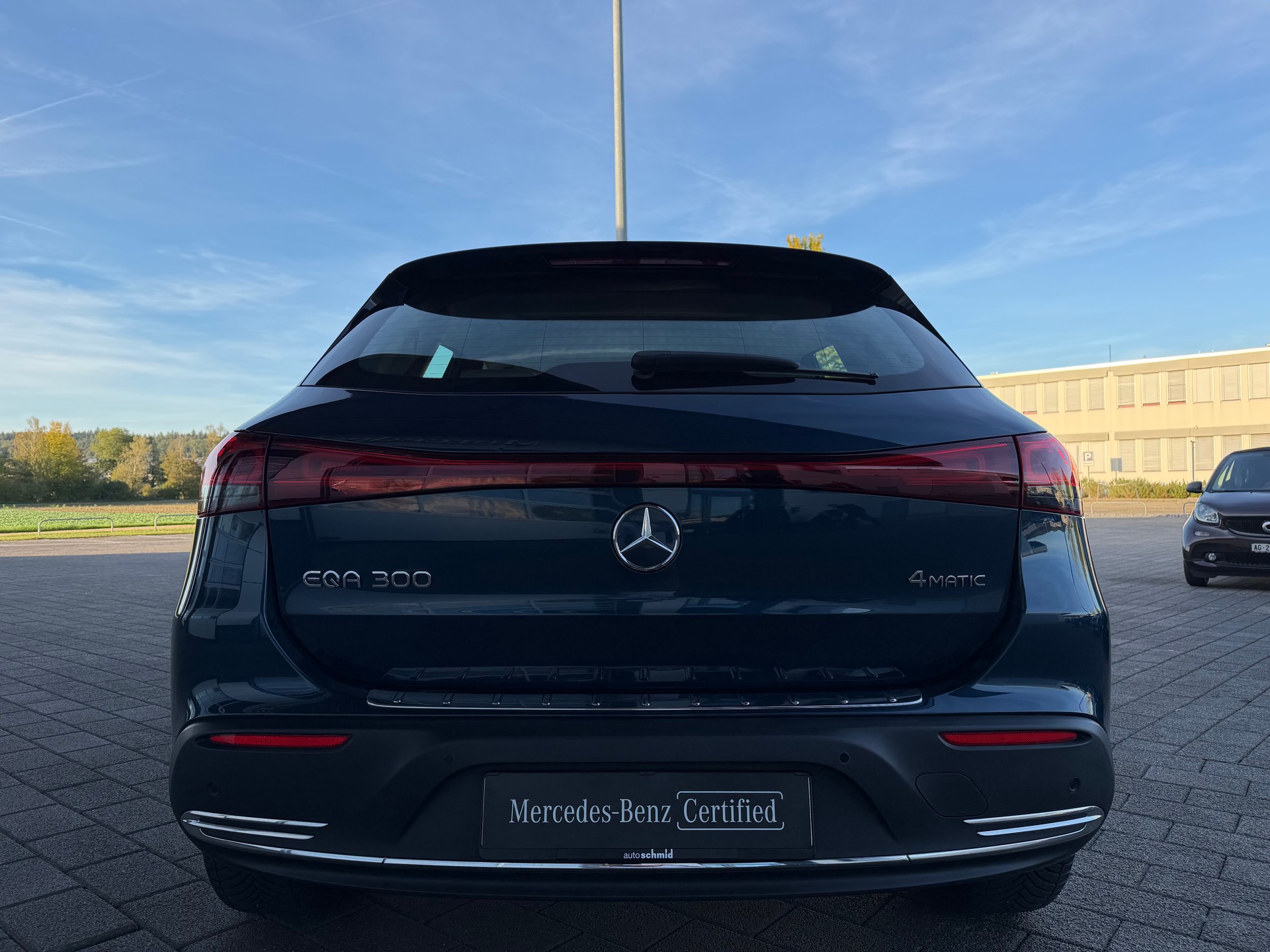 MERCEDES-BENZ EQA 300 4Matic-image-2