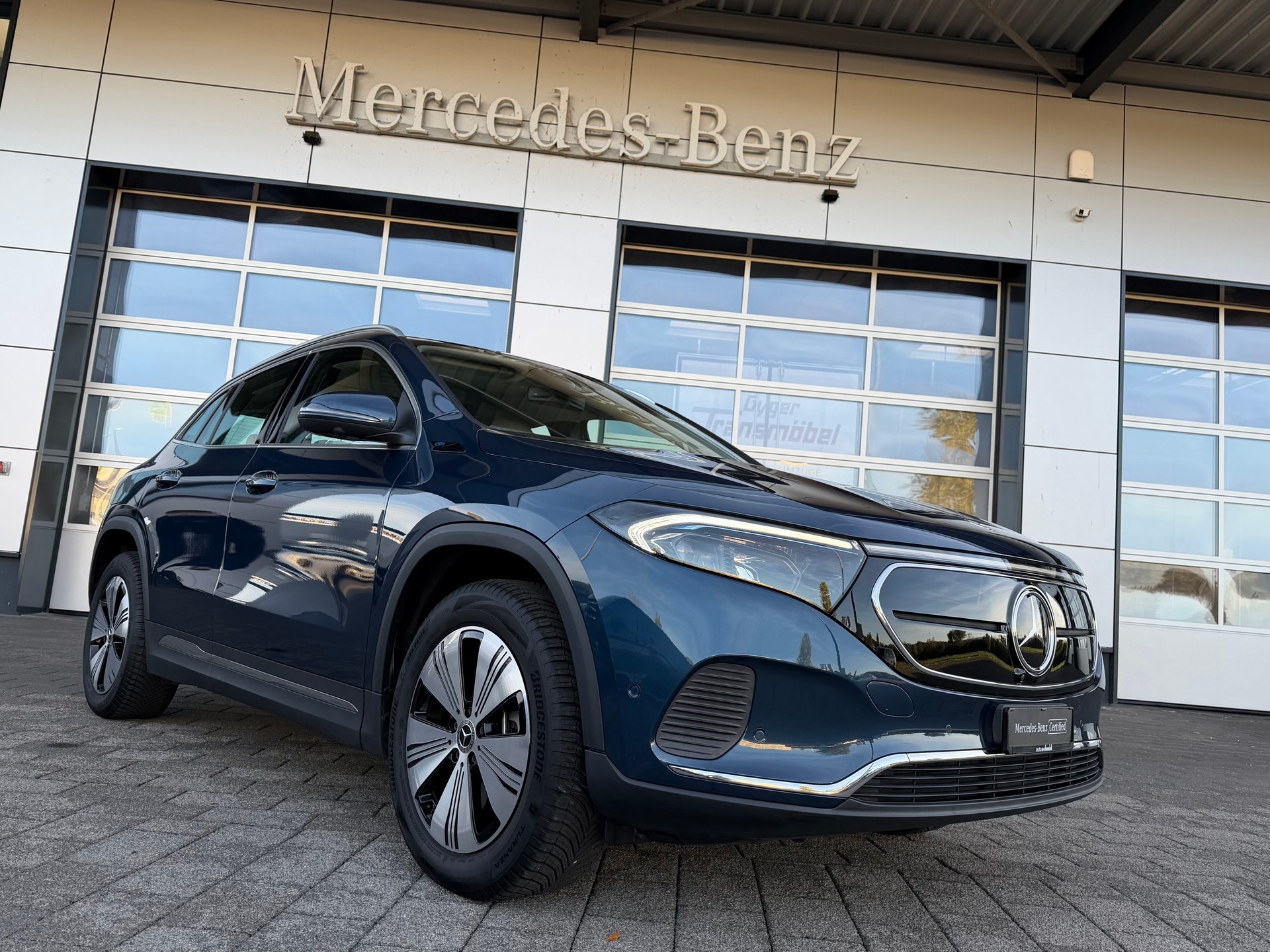 MERCEDES-BENZ EQA 300 4Matic-image-0
