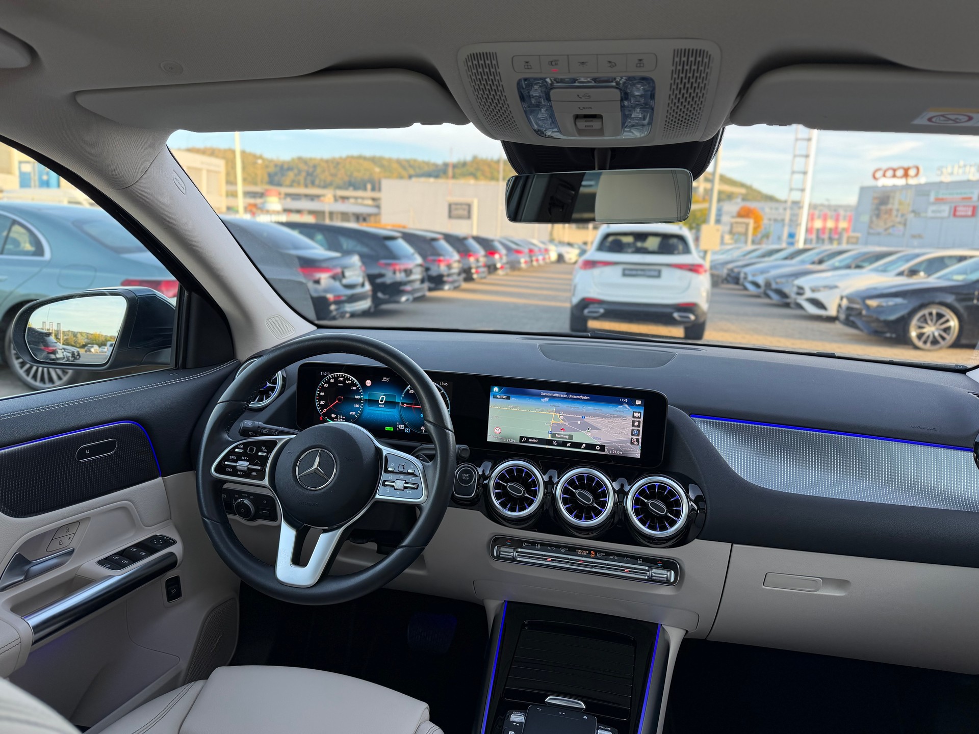 MERCEDES-BENZ EQA 300 4Matic-image-6