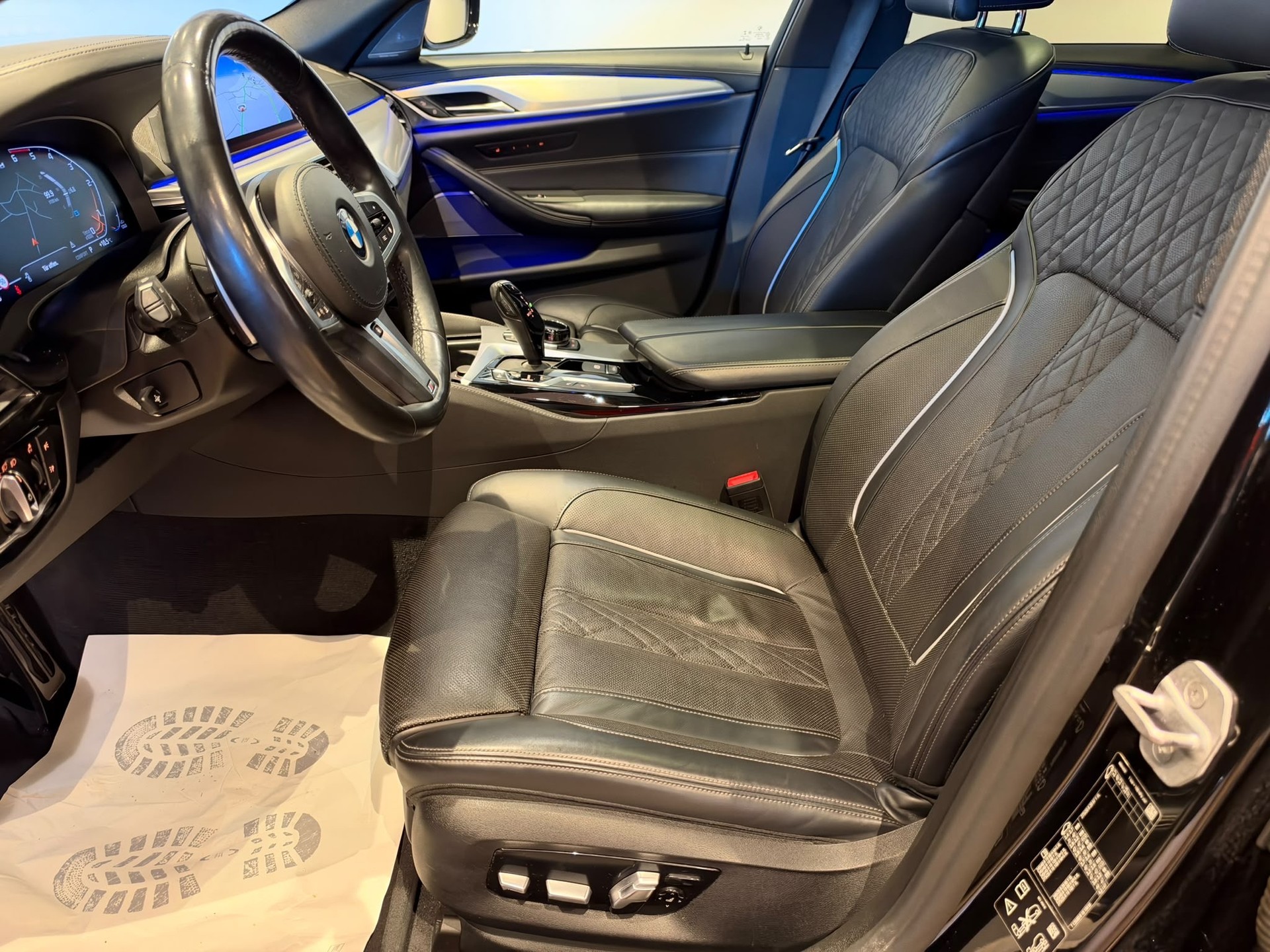 BMW M550d xDrive SAG Touring-image-12