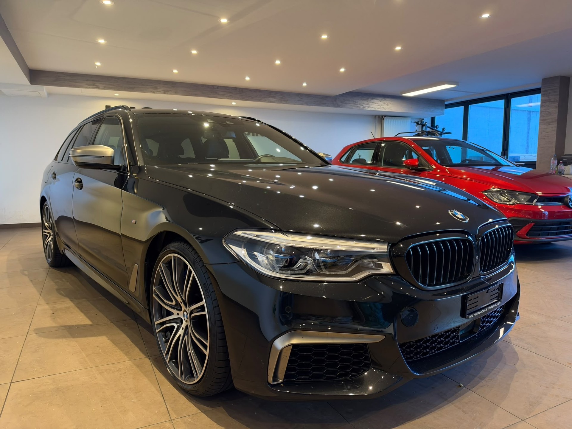 BMW M550d xDrive SAG Touring-image-4