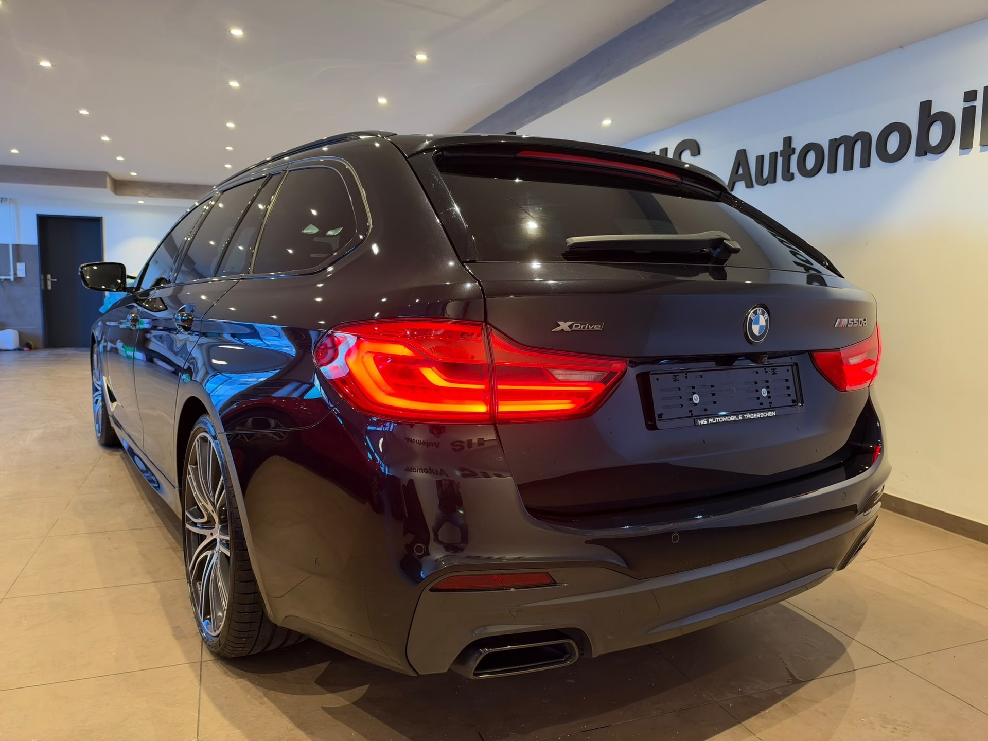 BMW M550d xDrive SAG Touring-image-7