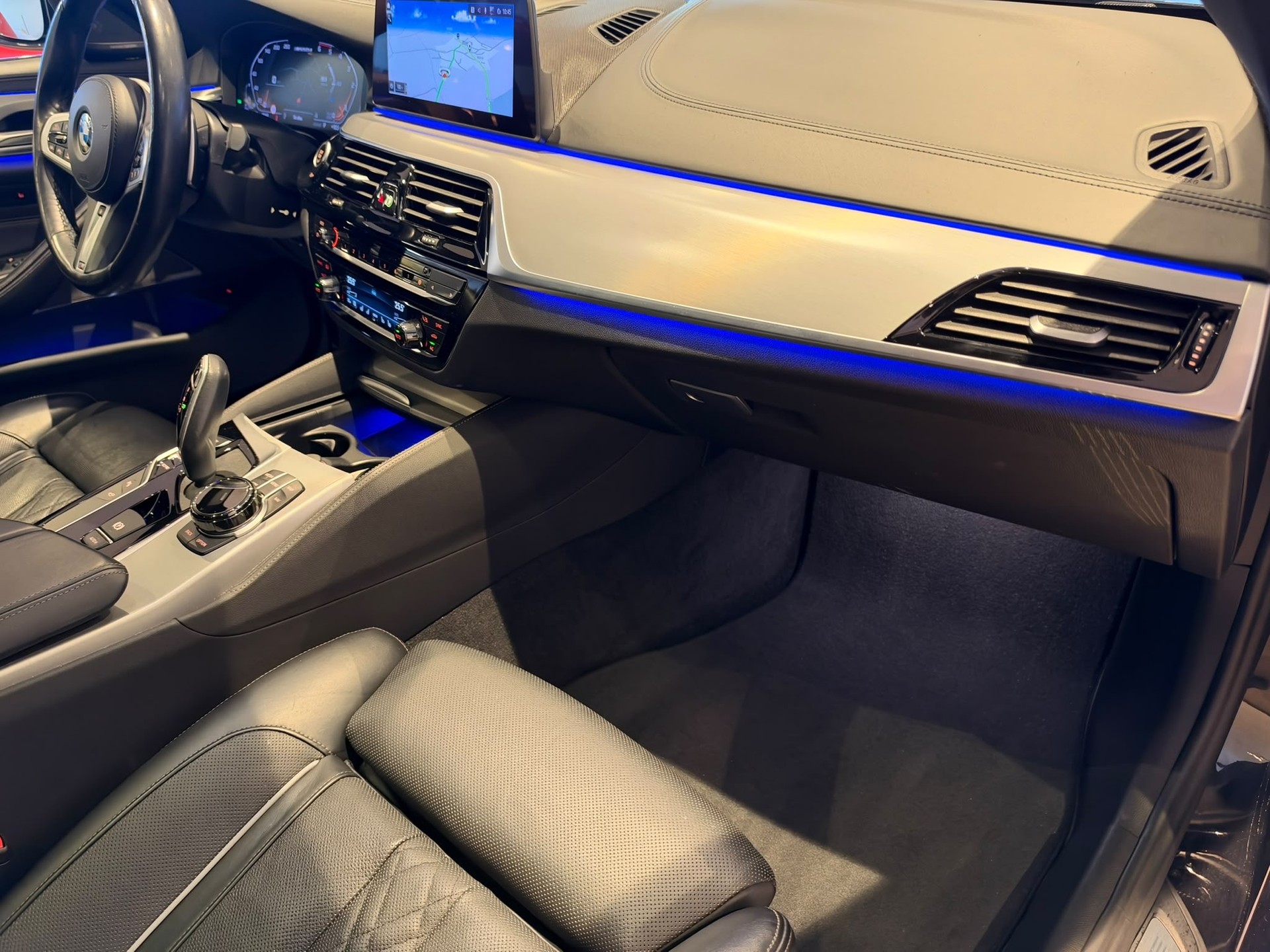 BMW M550d xDrive SAG Touring-image-9