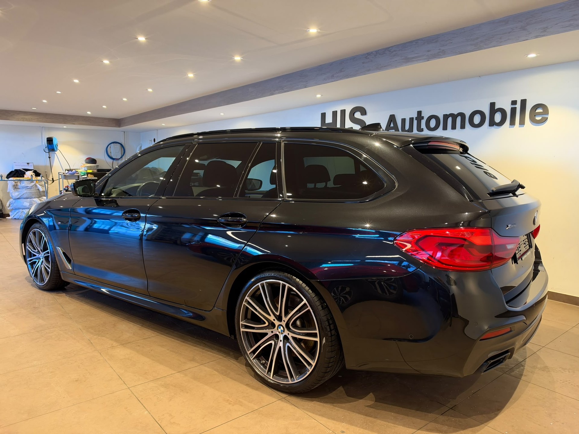 BMW M550d xDrive SAG Touring-image-5