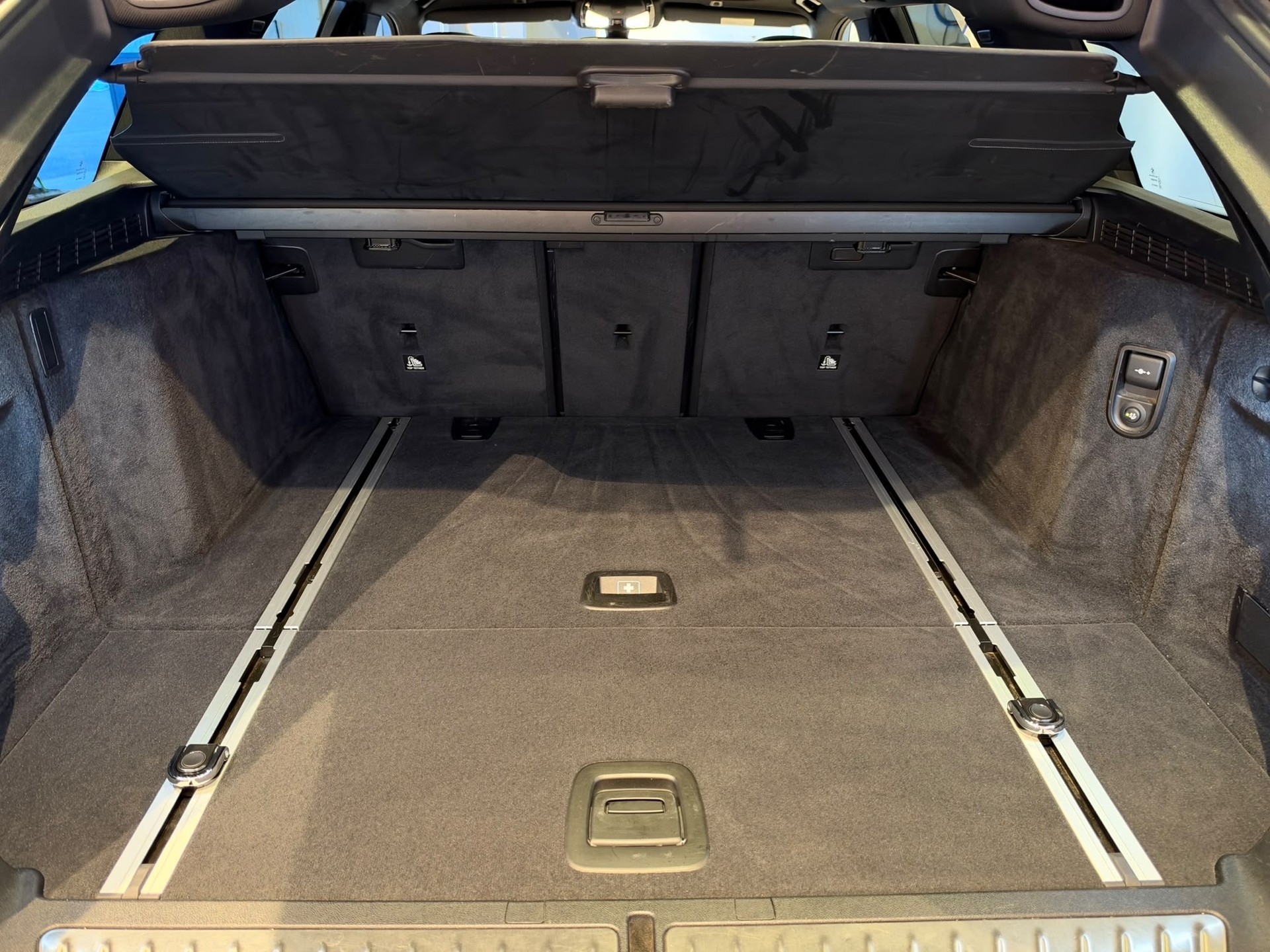 BMW M550d xDrive SAG Touring-image-15