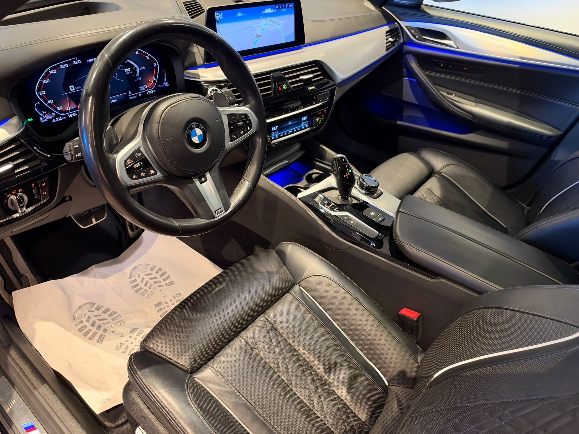 BMW M550d xDrive SAG Touring-image-11