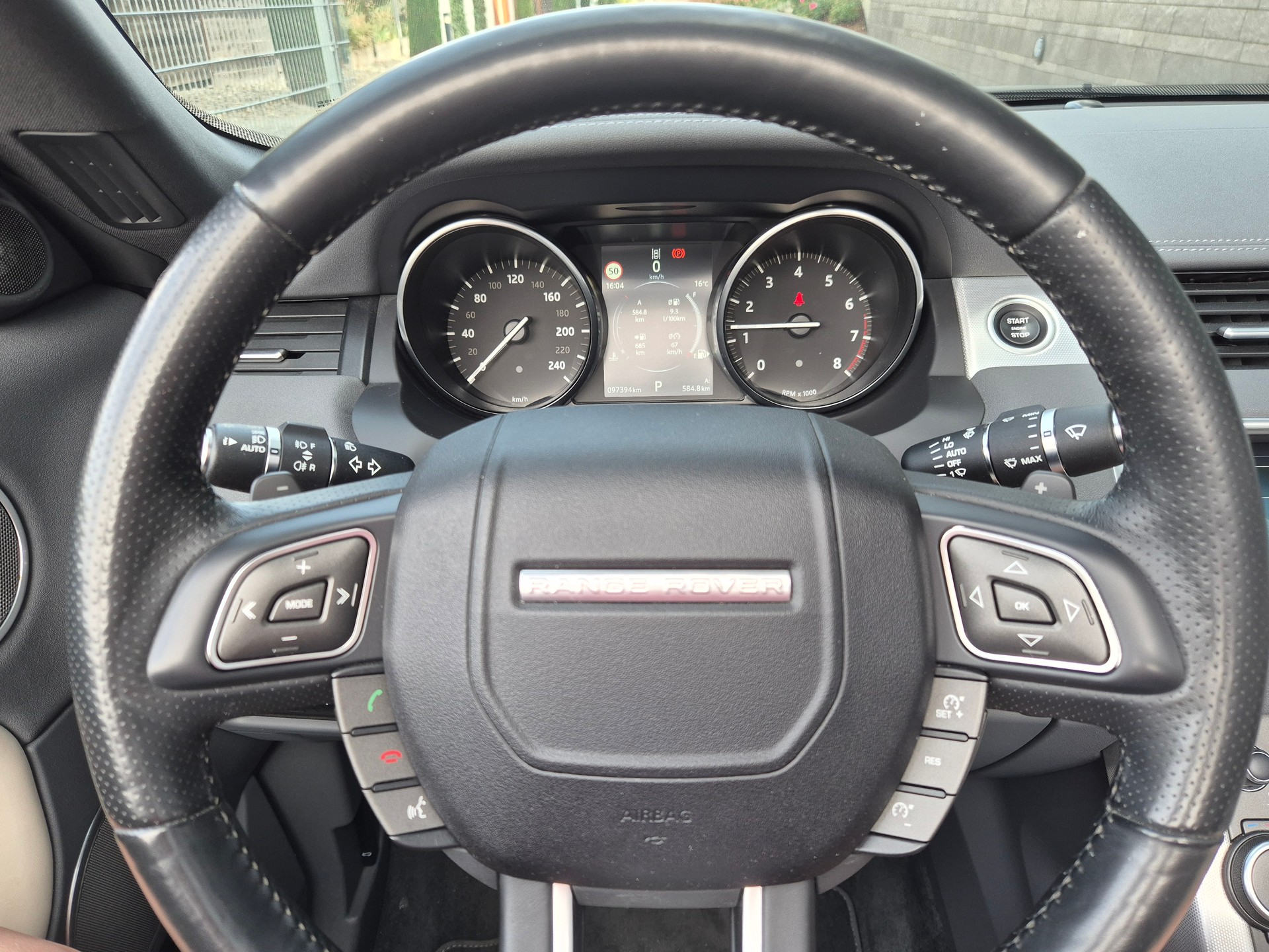 LAND ROVER 2.0 Si4 HSE Dynamic-image-5