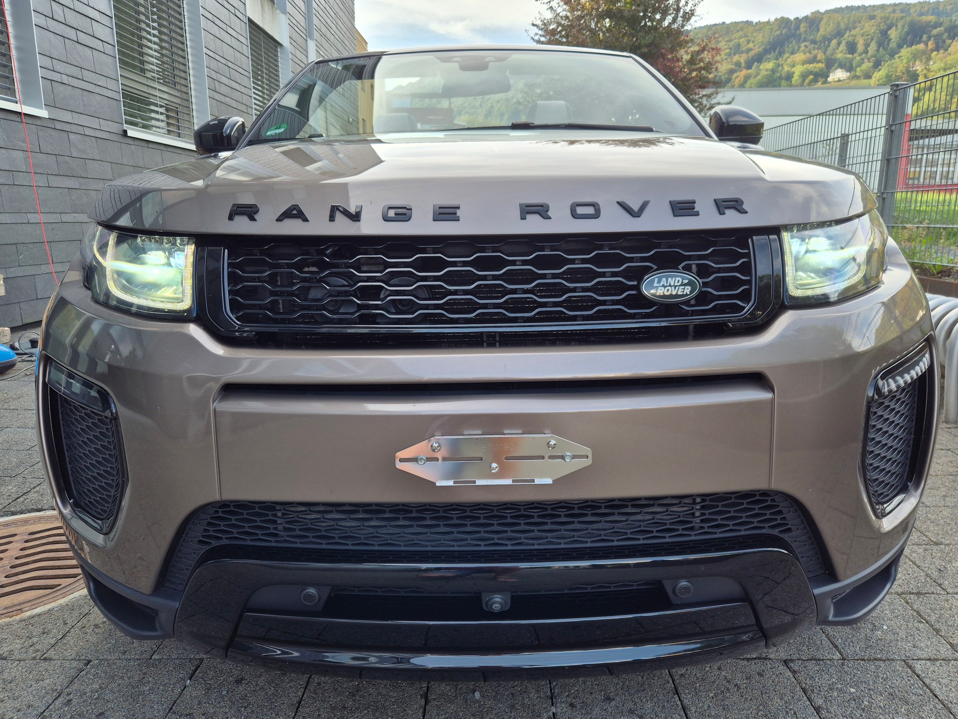 LAND ROVER 2.0 Si4 HSE Dynamic-image-2