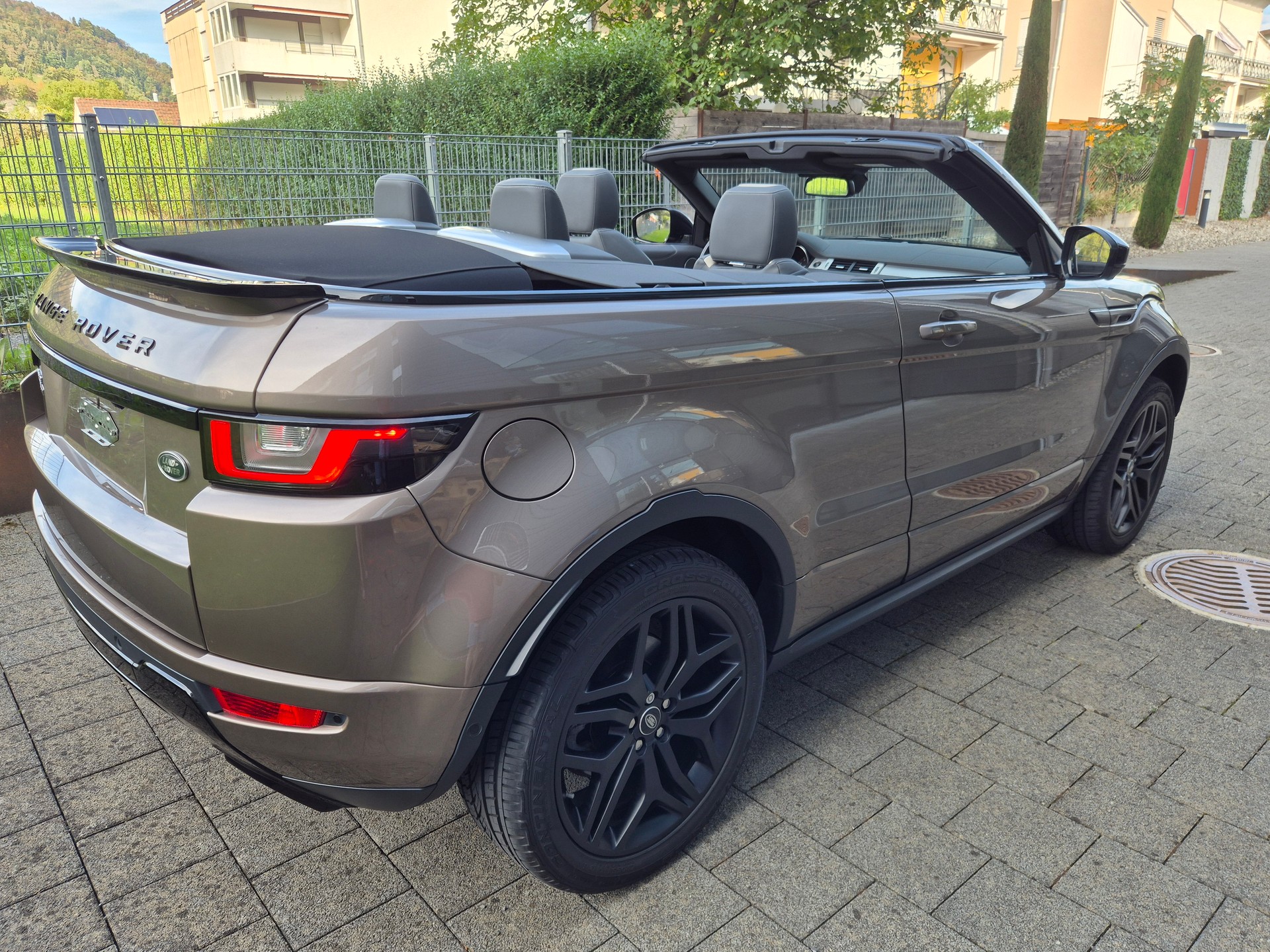 LAND ROVER 2.0 Si4 HSE Dynamic-image-1