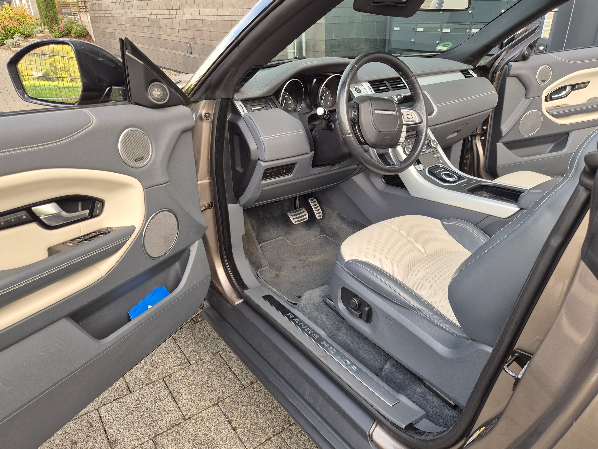 LAND ROVER 2.0 Si4 HSE Dynamic-image-4