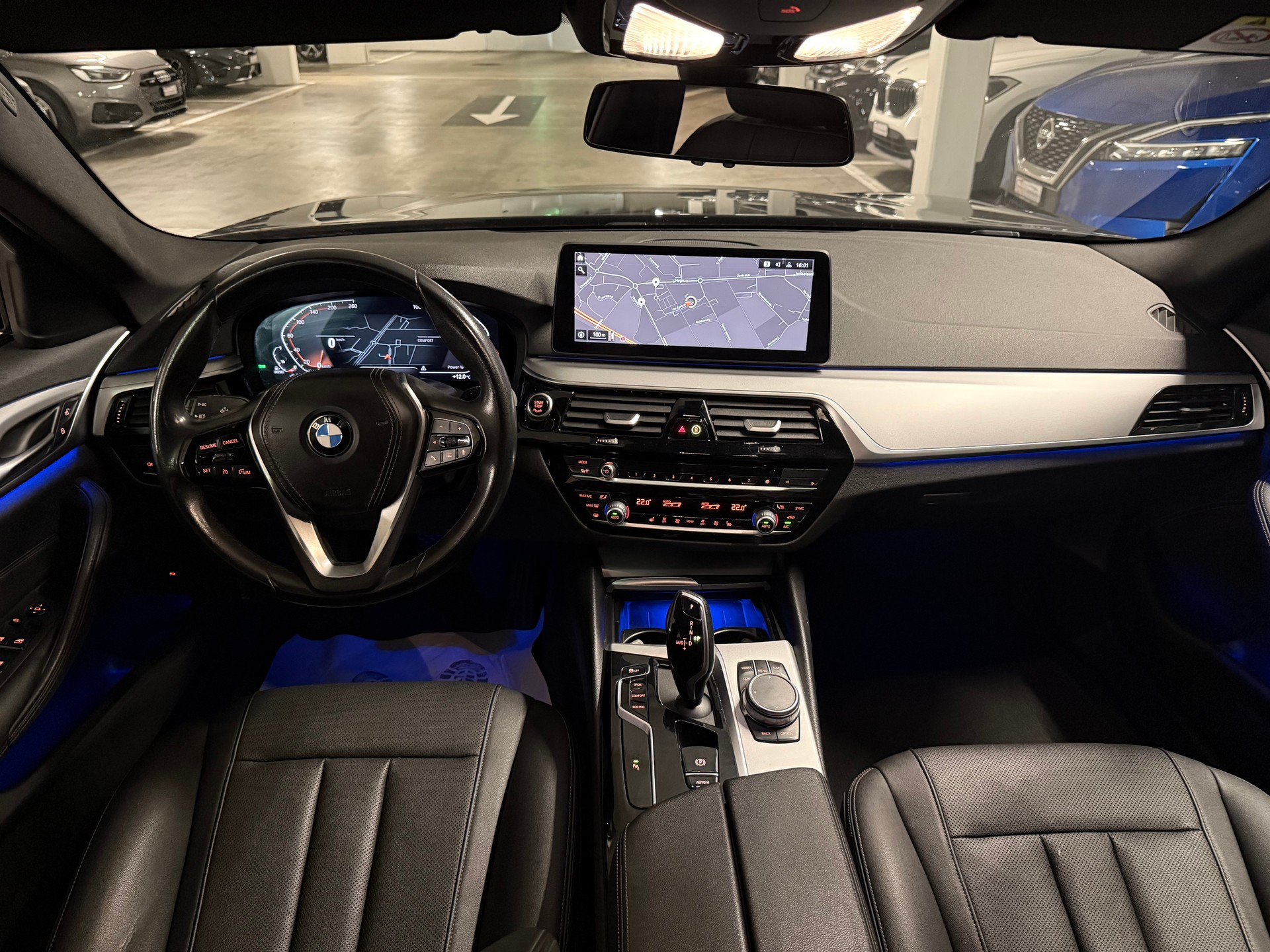 BMW 520d xDrive 48V Touring Steptronic RF-Kamera, Ambiente Beleuchtung-image-6