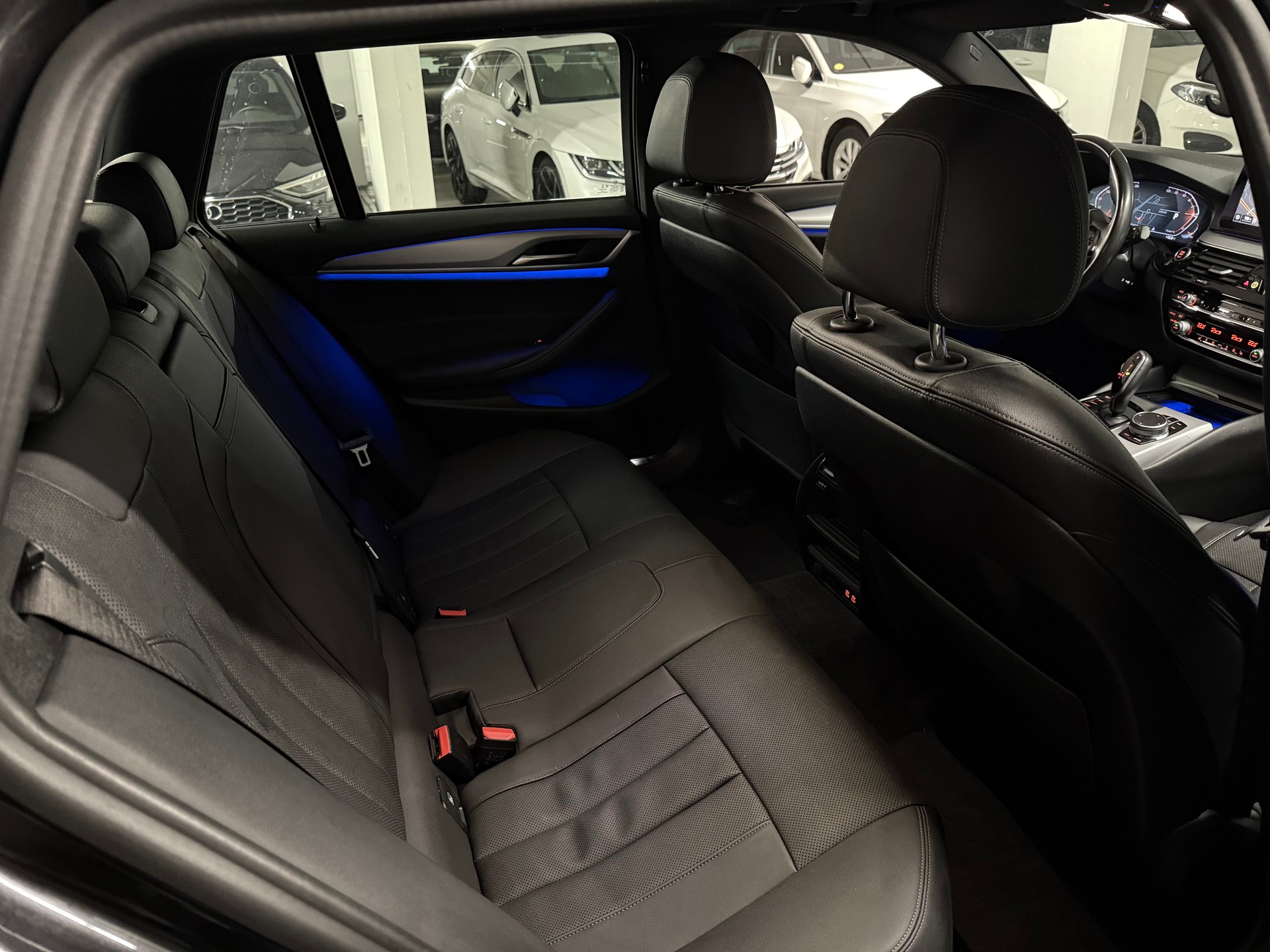 BMW 520d xDrive 48V Touring Steptronic RF-Kamera, Ambiente Beleuchtung-image-10