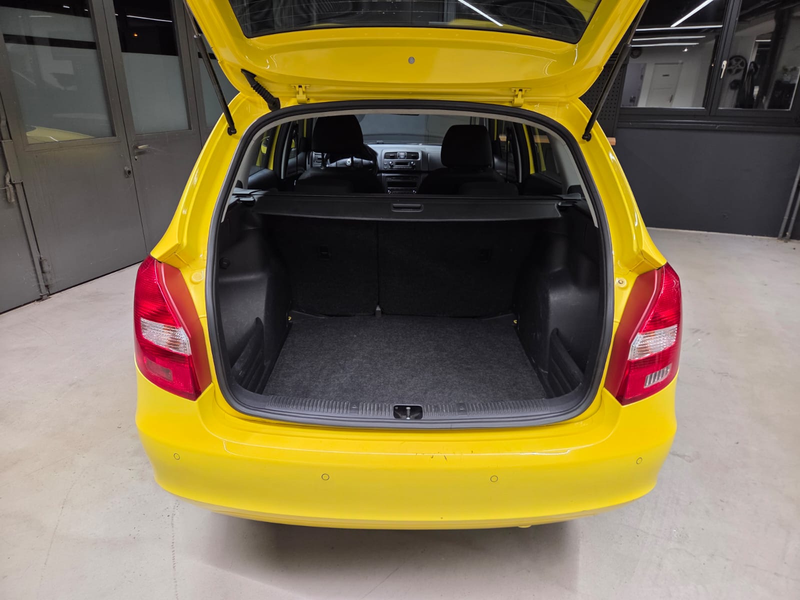 SKODA Fabia 1.2 TSI Classic DSG-image-15