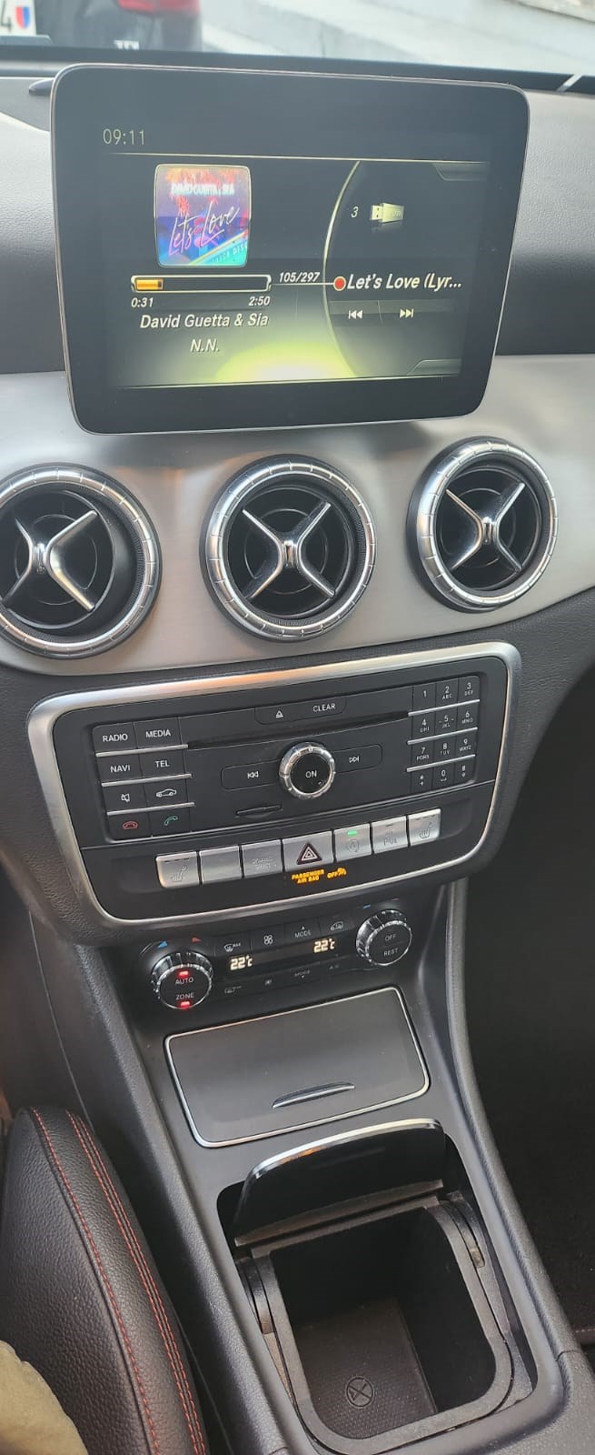 MERCEDES-BENZ CLA Shooting Brake 200 d AMG Line 4Matic 7G-DCT-image-16