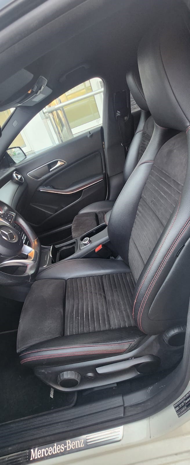 MERCEDES-BENZ CLA Shooting Brake 200 d AMG Line 4Matic 7G-DCT-image-7