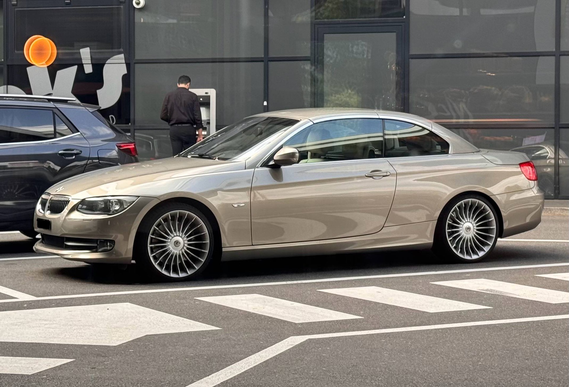 BMW 335i Cabriolet DSG-image-1