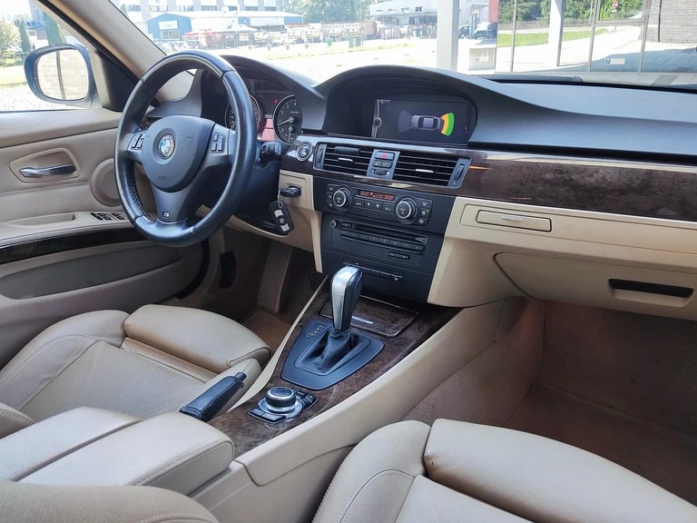 BMW 335i Steptronic-image-14