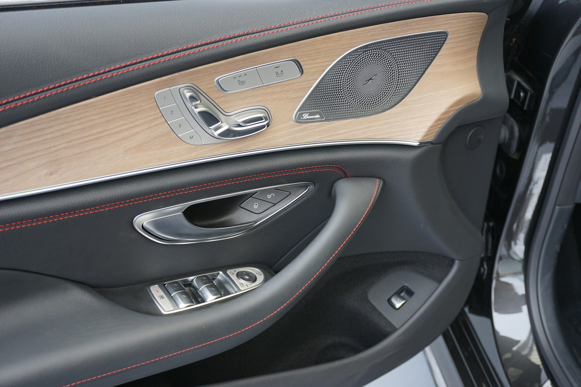 MERCEDES-BENZ CLS 53 AMG 4 Matic+ 435PS Hybrid CH-Auto aus erster Hand !!-image-25