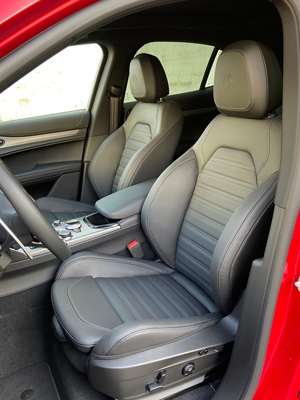 ALFA ROMEO Stelvio 2.0 Veloce Pack Premium Sky Tow Hook Q4 AT8-image-7