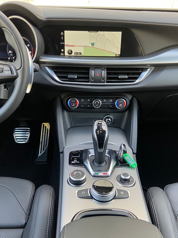 ALFA ROMEO Stelvio 2.0 Veloce Pack Premium Sky Tow Hook Q4 AT8-image-10