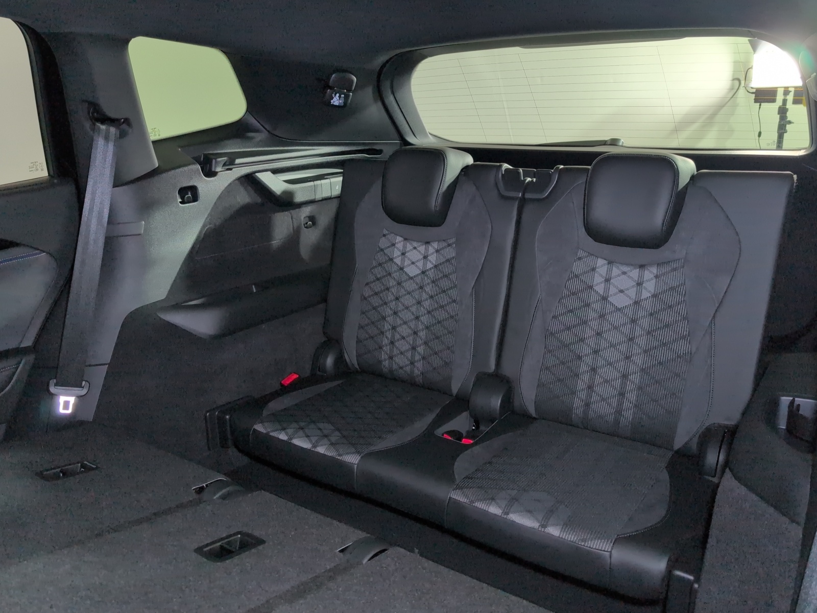 VW Tayron 2.0 TDI SCR R-Line 4Motion DSG-image-17
