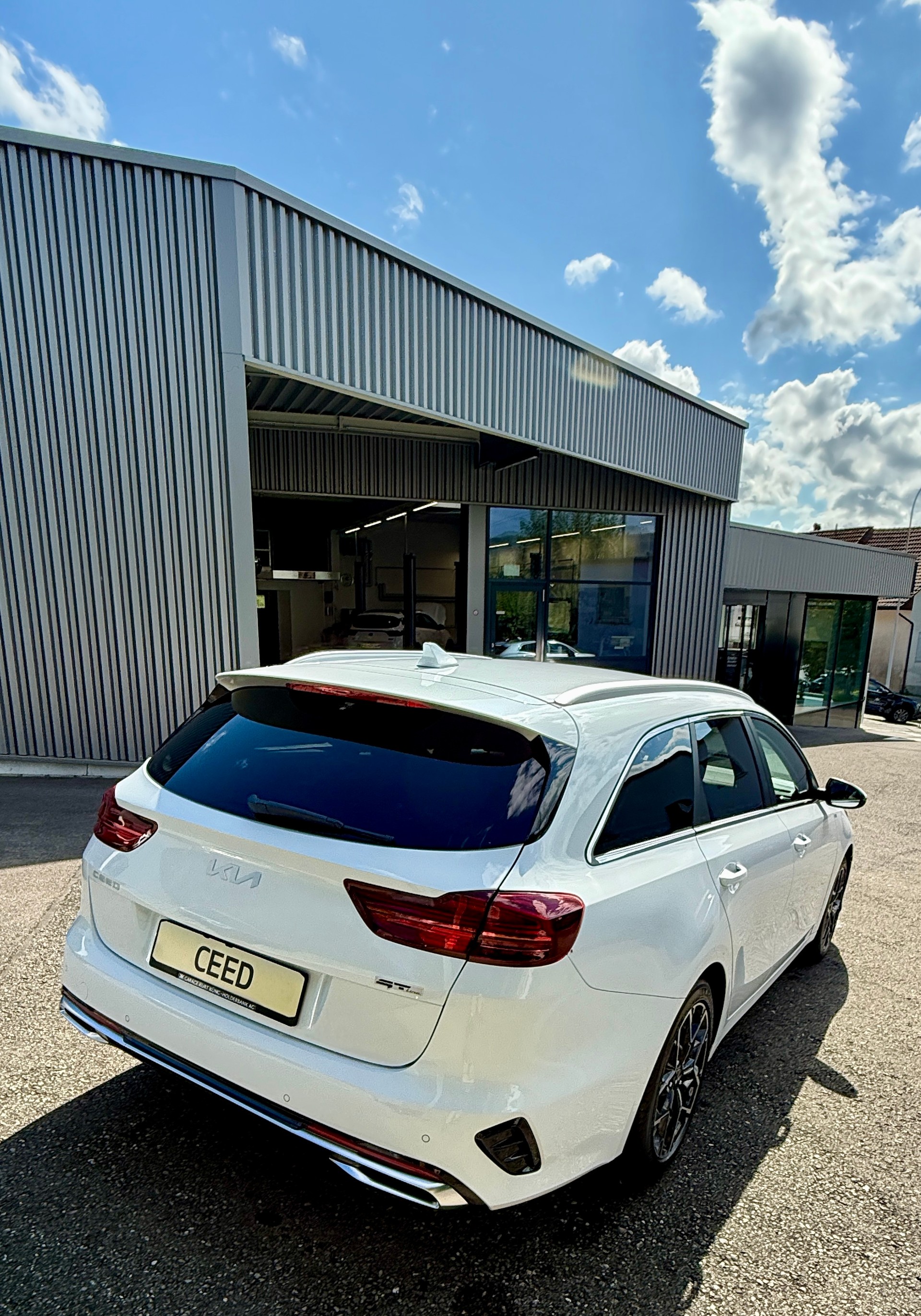 KIA Ceed Sportswagon 1.5 T-GDi MHEV GT-Line DCT-image-3