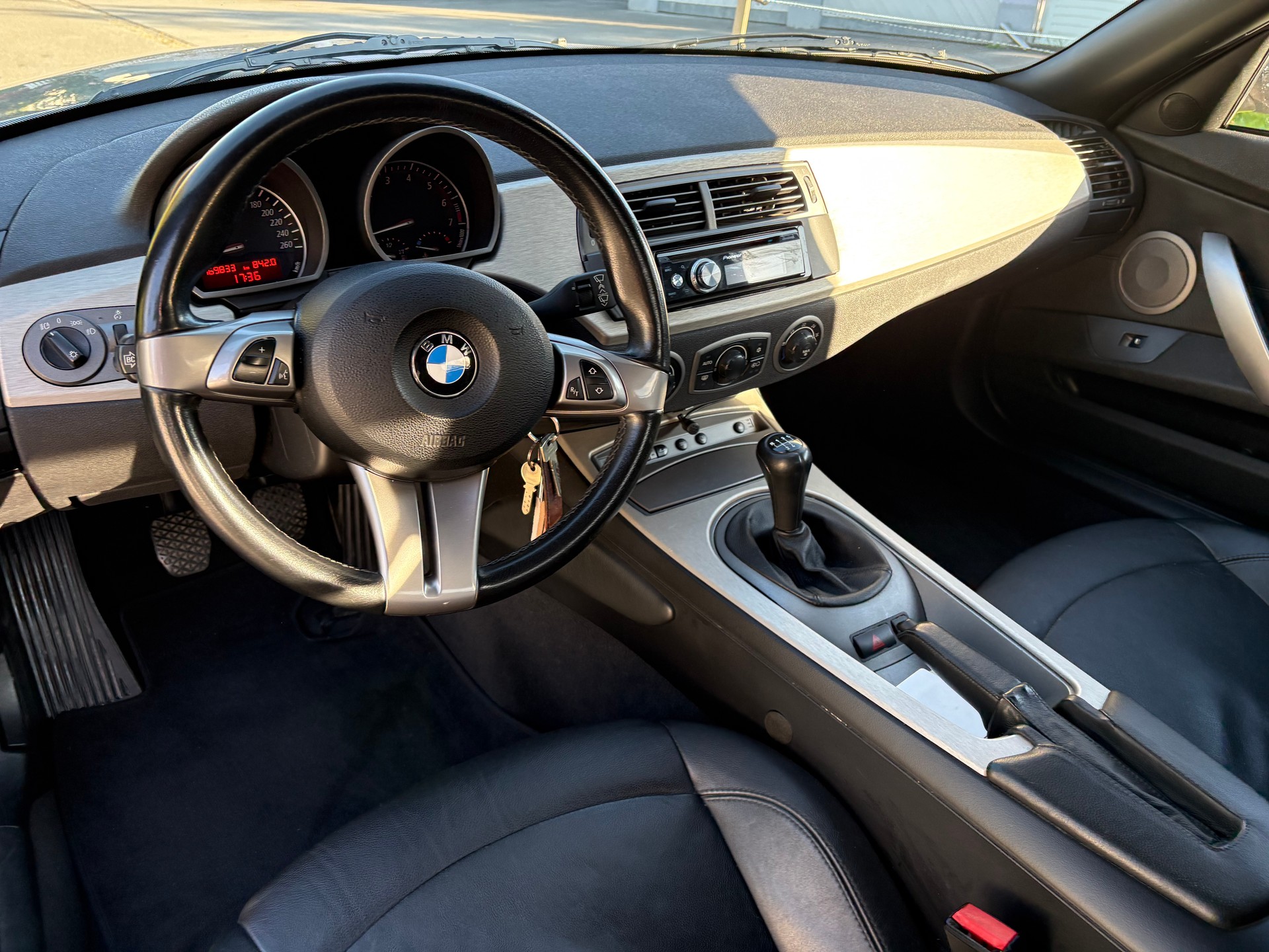 BMW Z4 2.2i Roadster-image-1