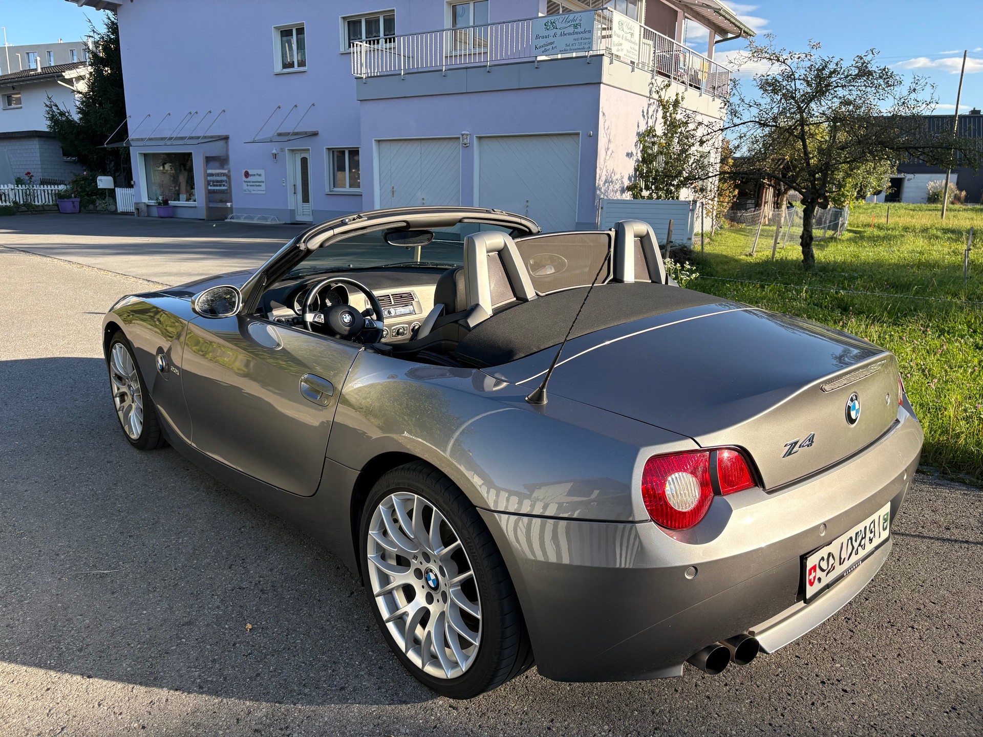 BMW Z4 2.2i Roadster-image-4