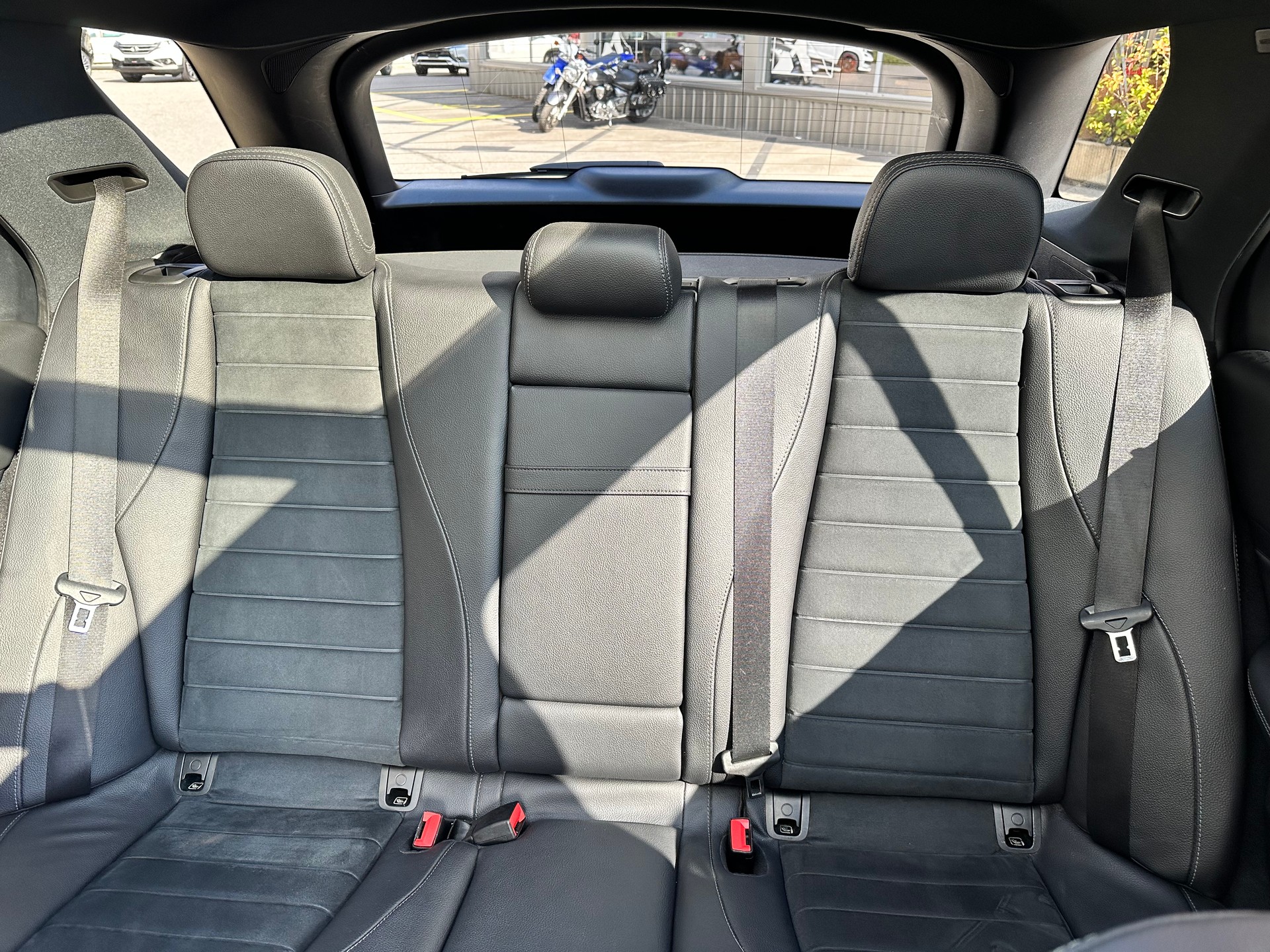 MERCEDES-BENZ GLE 400 d 4Matic AMG Line 9G-Tronic-image-14