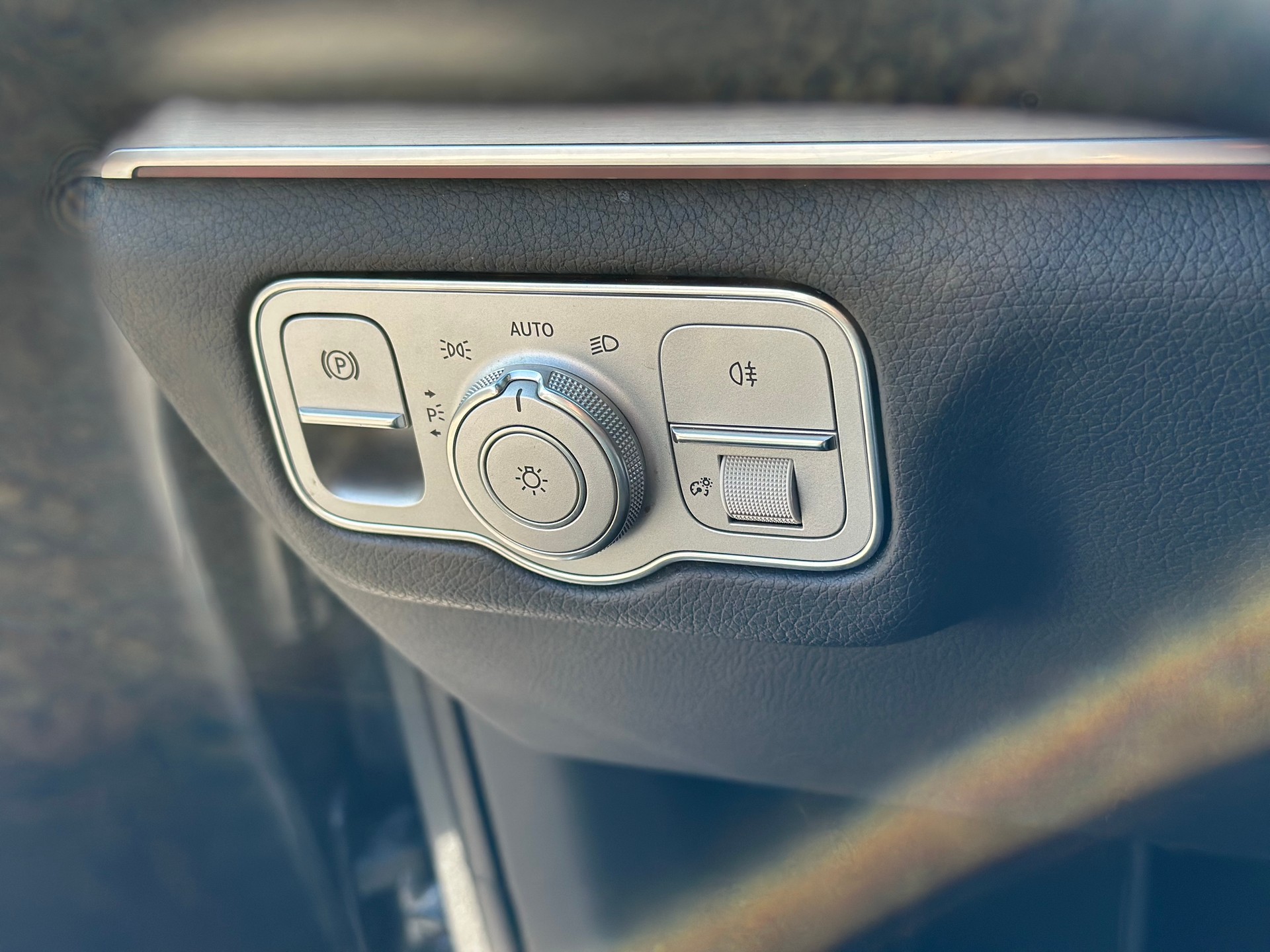 MERCEDES-BENZ GLE 400 d 4Matic AMG Line 9G-Tronic-image-26