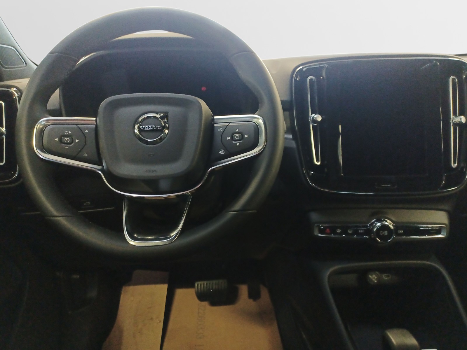 VOLVO C40 P8 Twin Recharge Ultimate AWD-image-5